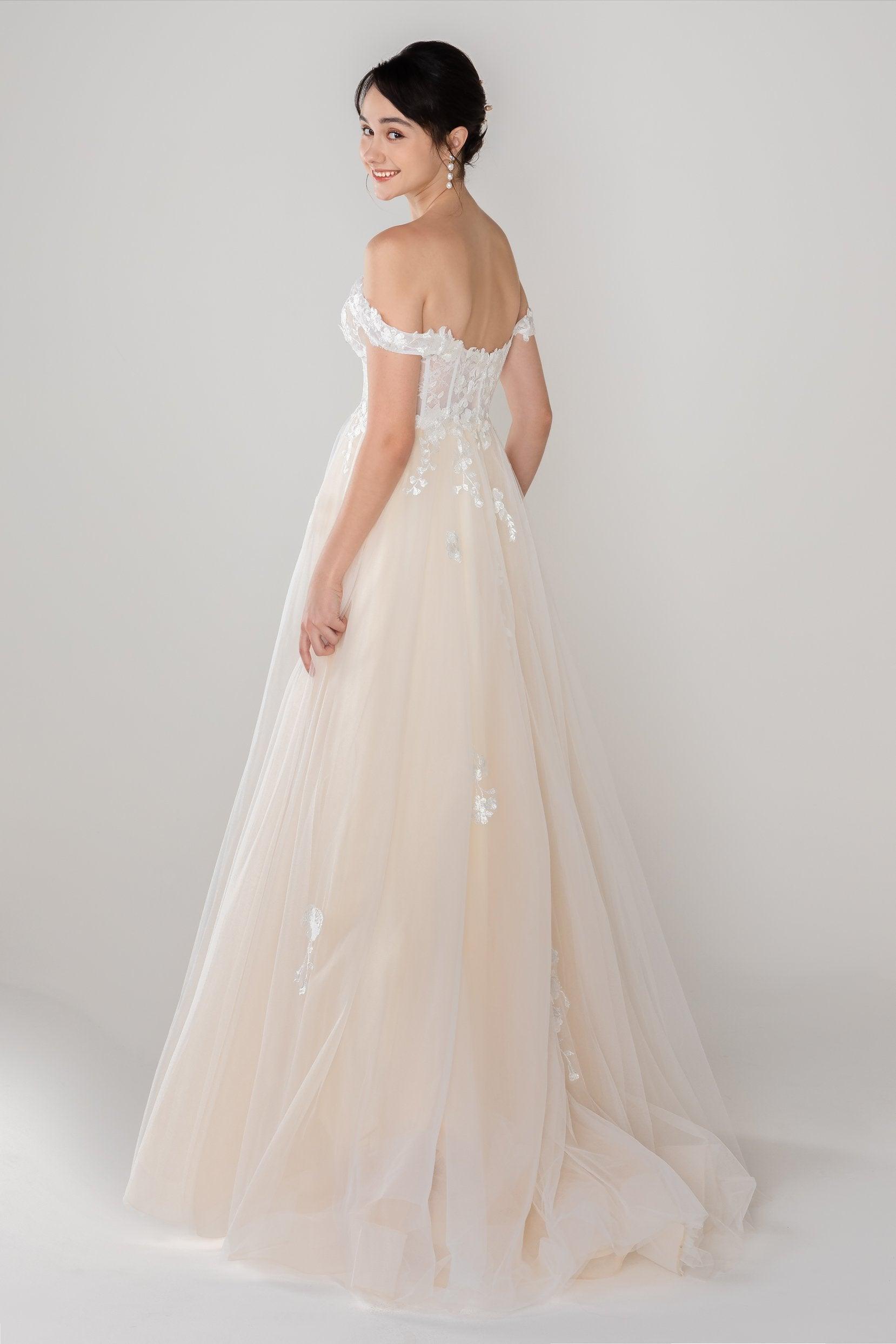 A-Line Sweep-Brush Train Tulle Lace Wedding Dress CW2536 - COCOMELODY