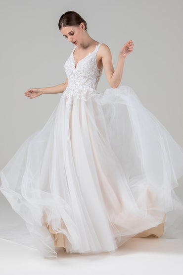 A-Line Court Train Tulle Lace Wedding Dress CW2585