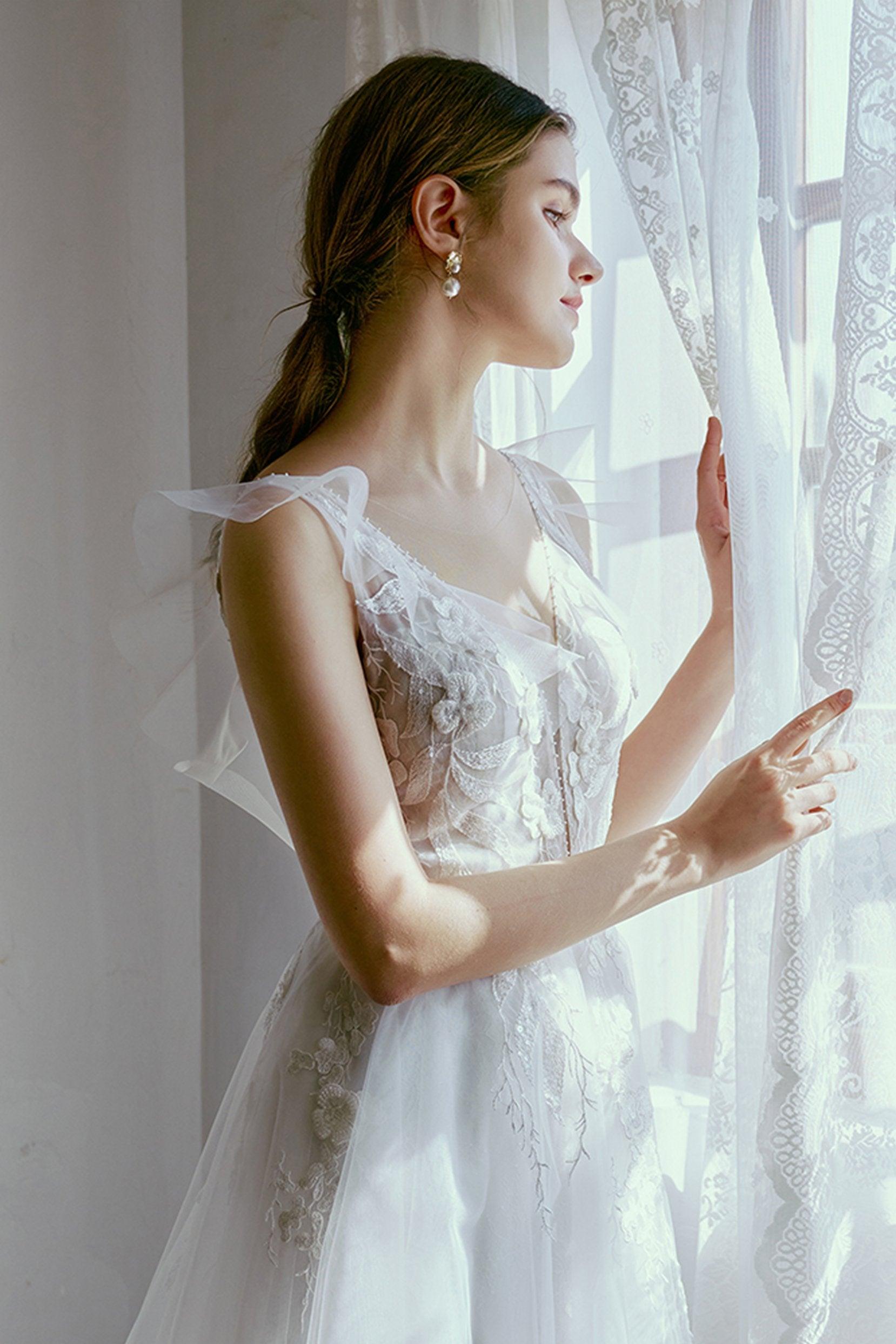 A-Line Floor Length Lace Tulle Wedding Dress CW2665 - COCOMELODY