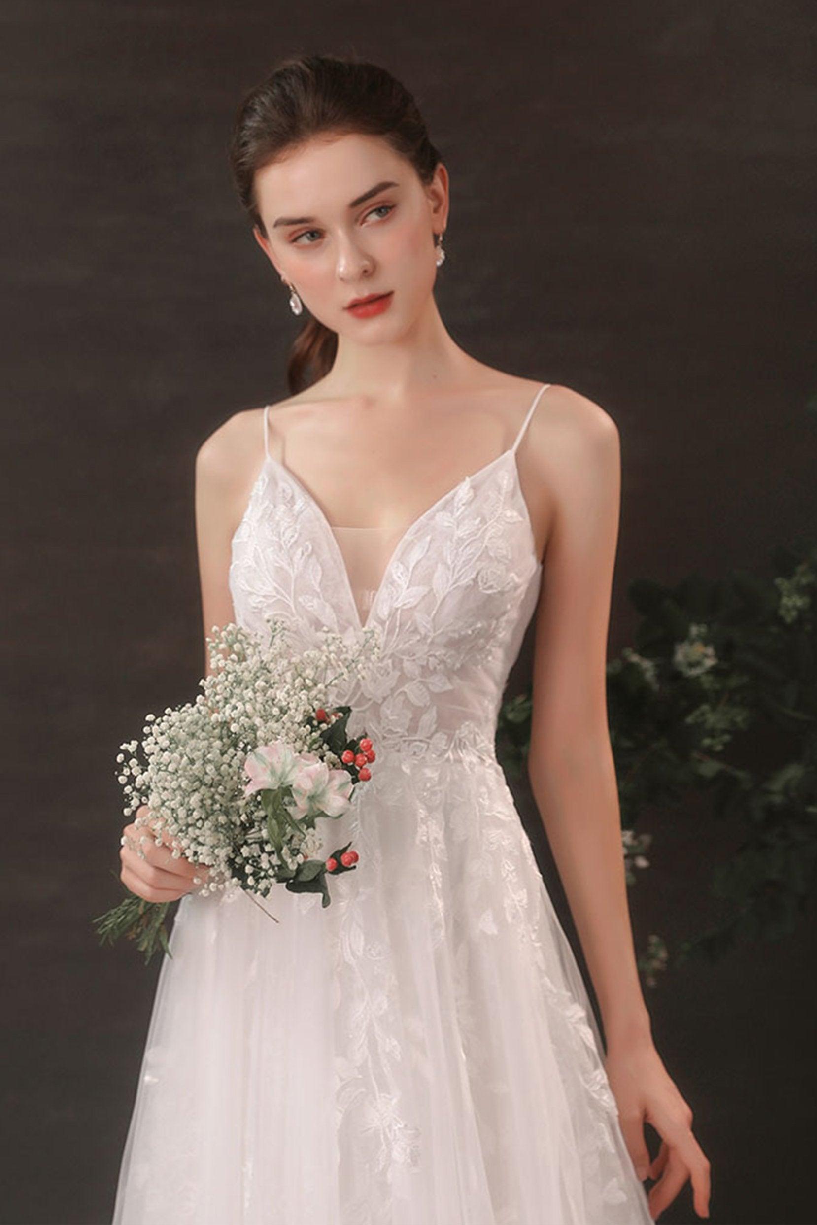 A-Line Sweep-Brush Train Lace Tulle Wedding Dress CW2685 - COCOMELODY