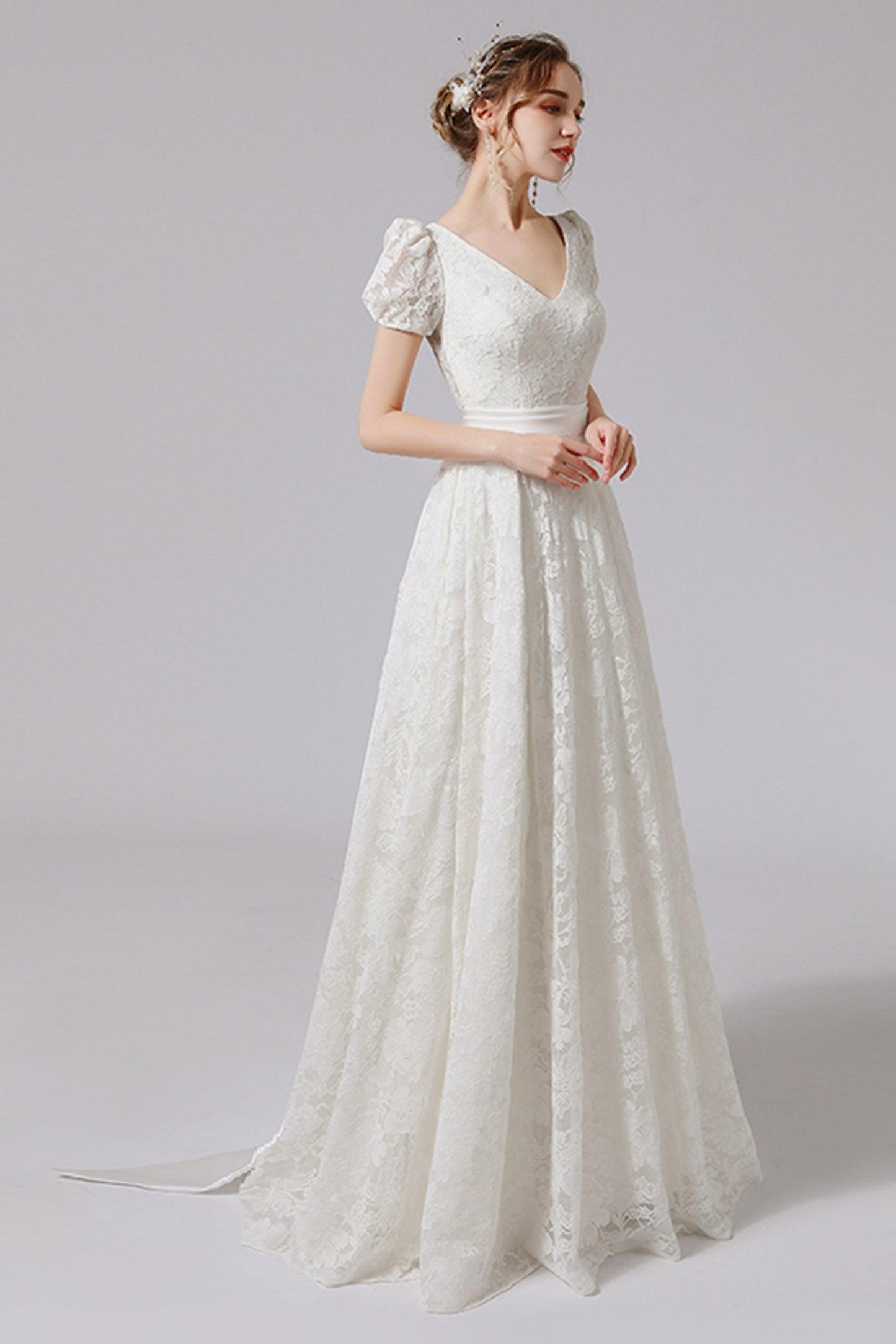A-Line Floor Length Lace Tulle Wedding Dress CW2713 - COCOMELODY