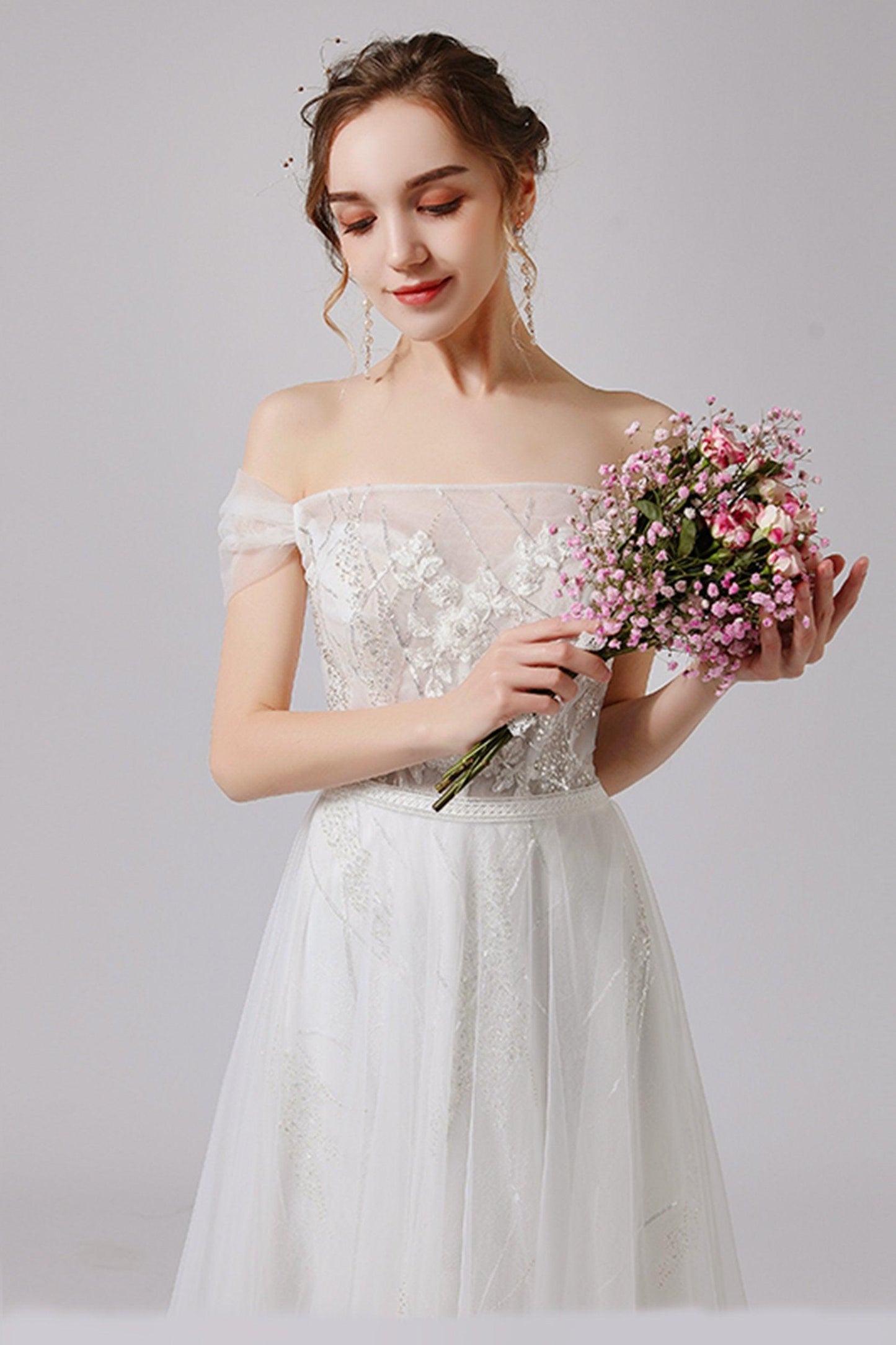 A-Line Sweep-Brush Train Lace Tulle Wedding Dress CW2716 - COCOMELODY