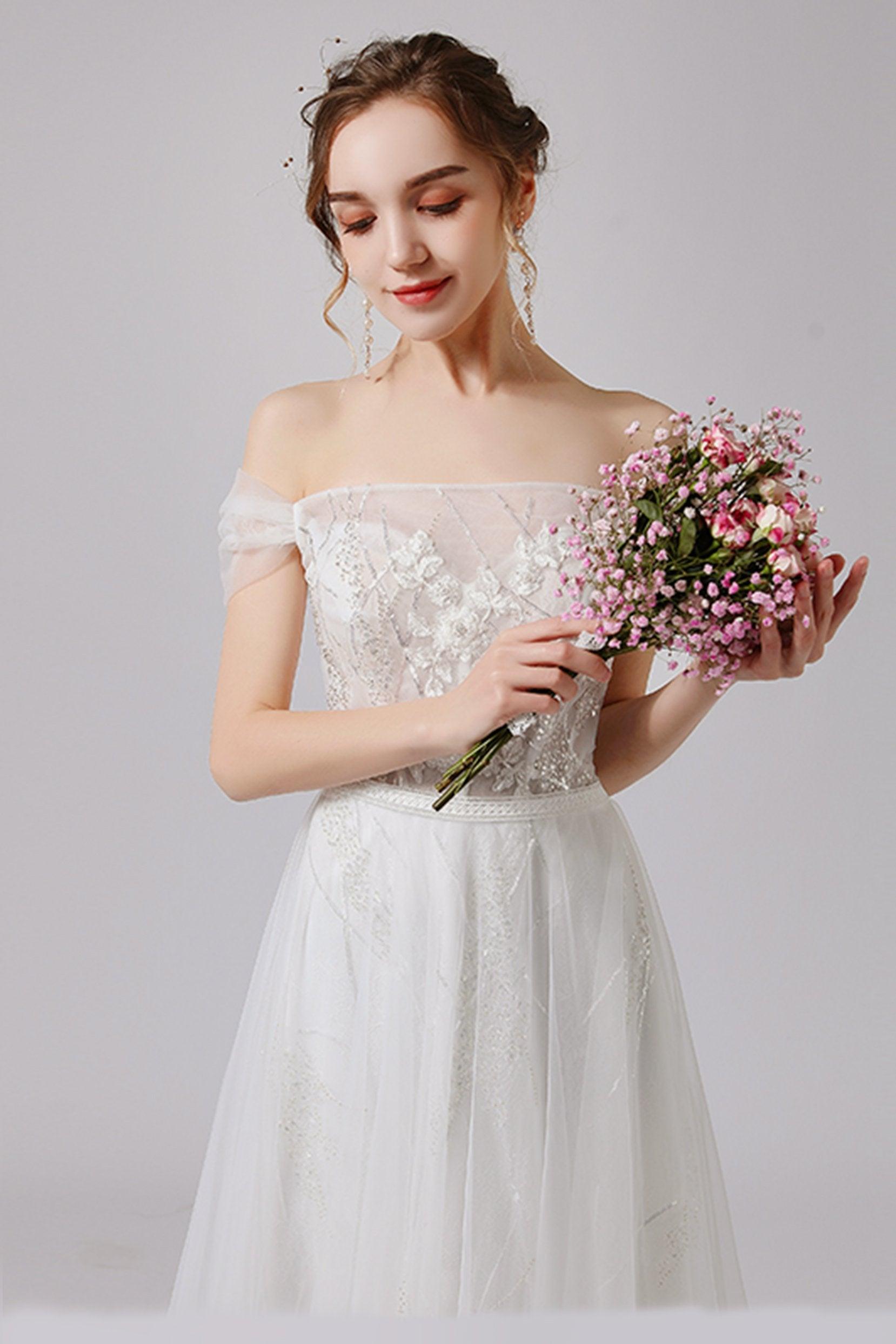 A-Line Sweep-Brush Train Lace Tulle Wedding Dress CW2716 - COCOMELODY