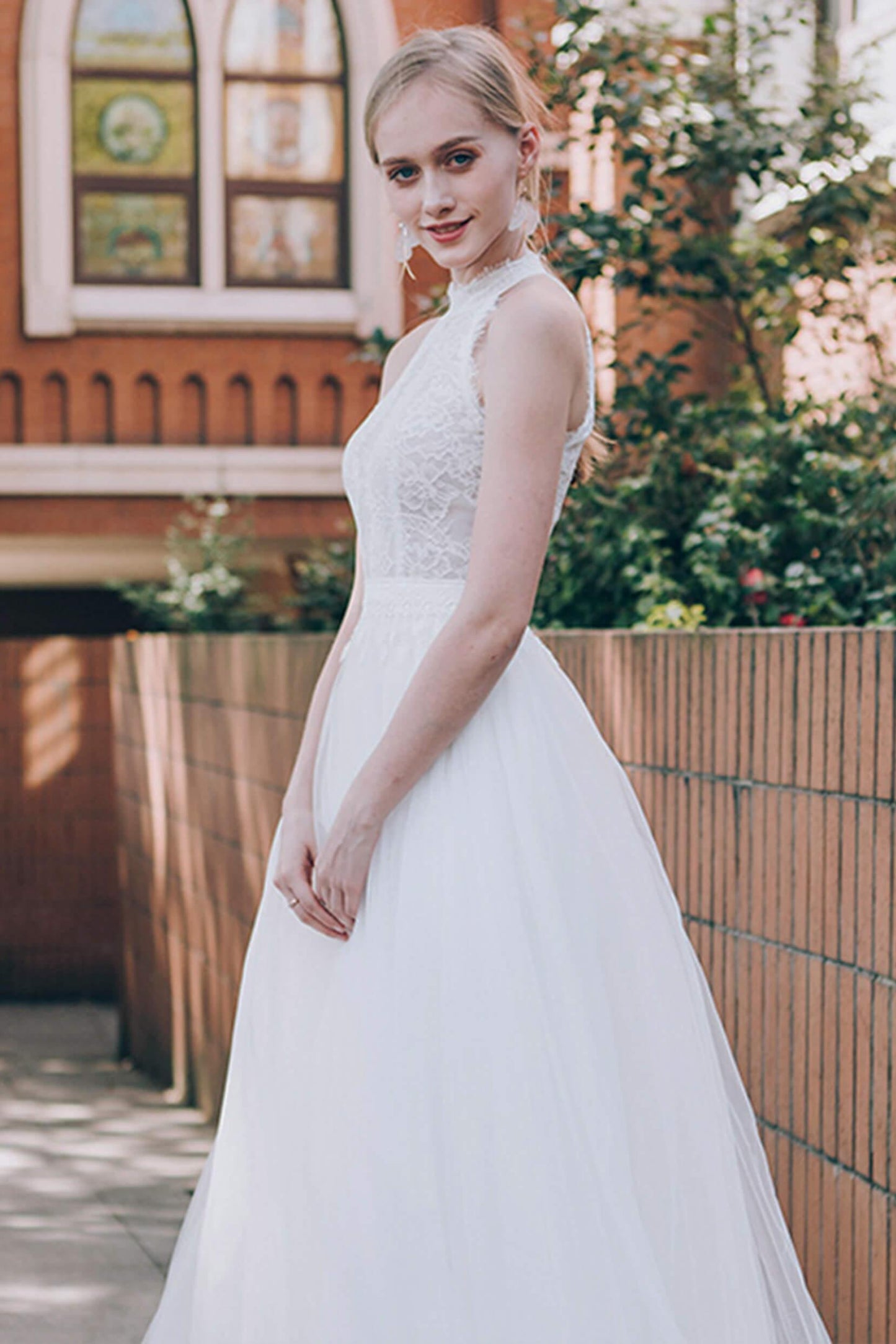 A-Line Sweep-Brush Train Lace Tulle Wedding Dress CW2735 - COCOMELODY