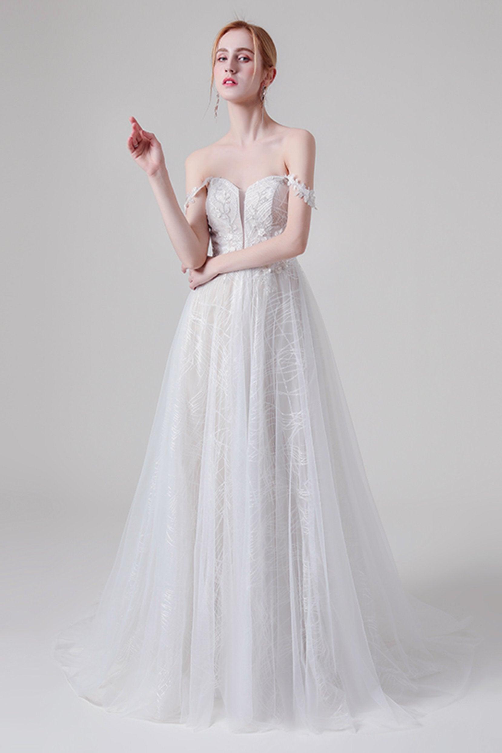 A-Line Sweep-Brush Train Lace Tulle Wedding Dress CW2741 - COCOMELODY