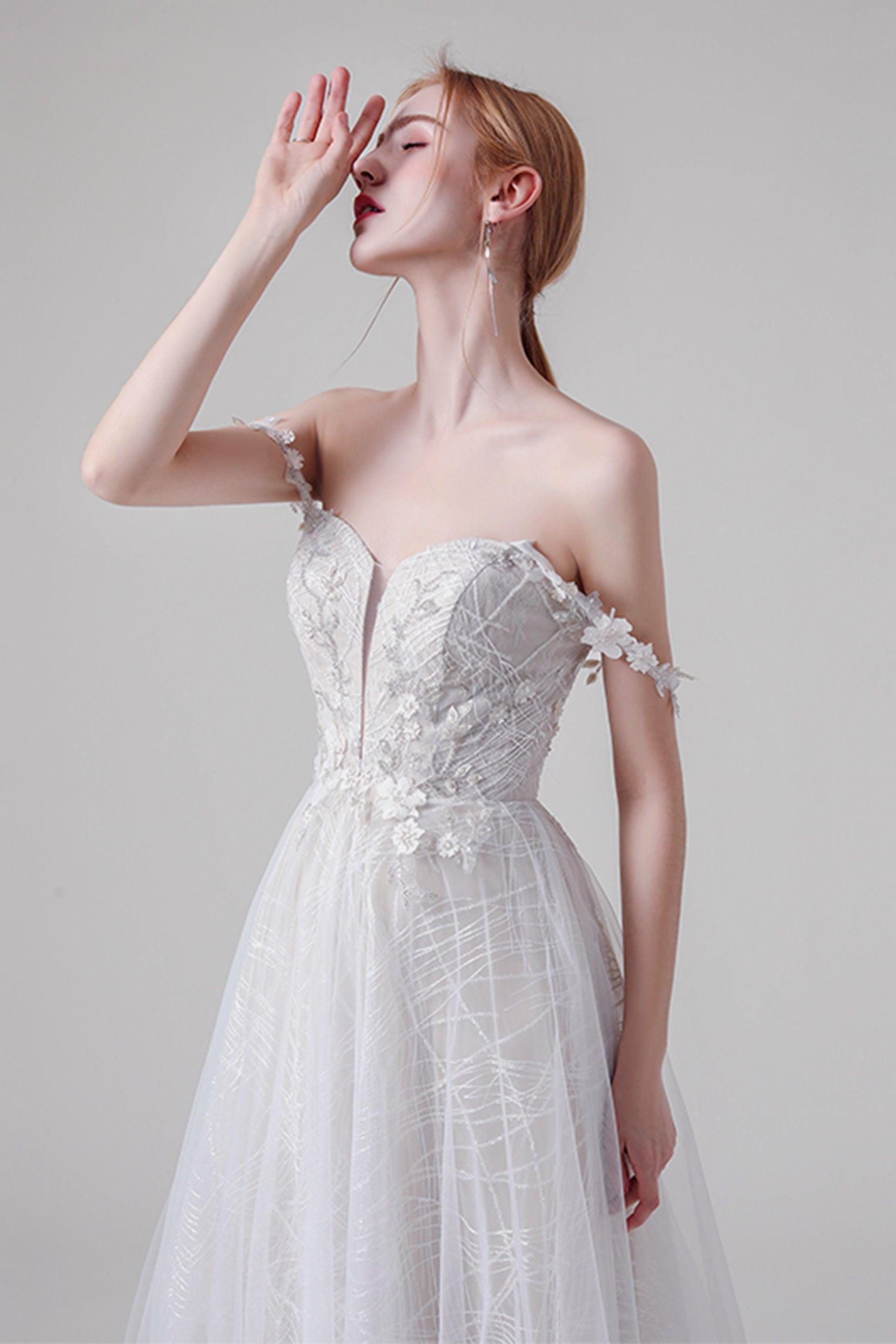 A-Line Sweep-Brush Train Lace Tulle Wedding Dress CW2741 - COCOMELODY