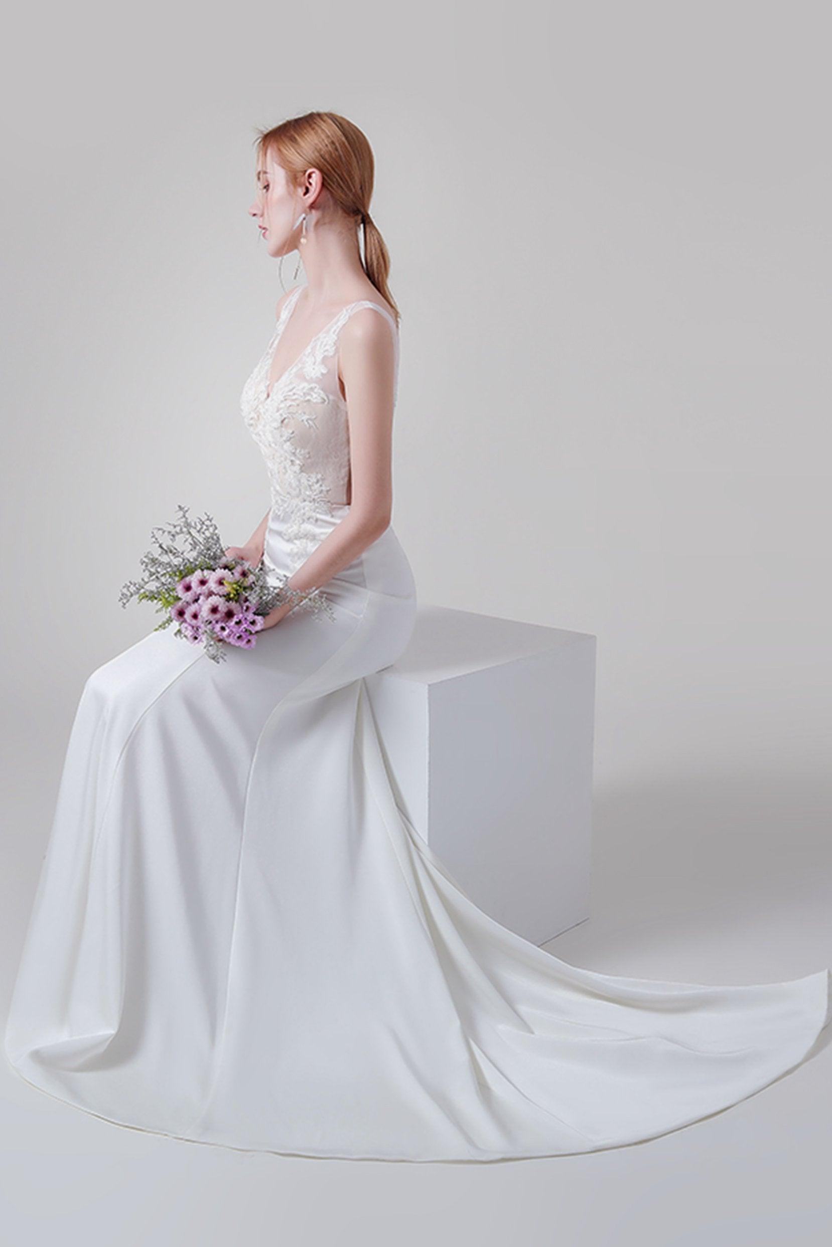 Trumpet Sweep-Brush Train Lace Elastic Cloth Wedding Dress CW2745 - COCOMELODY