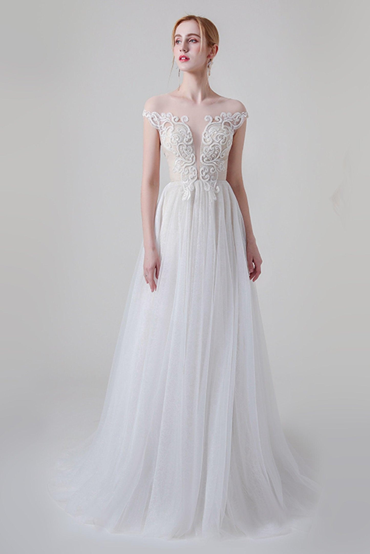 A-Line Sweep-Brush Train Lace Tulle Wedding Dress CW2748 - COCOMELODY