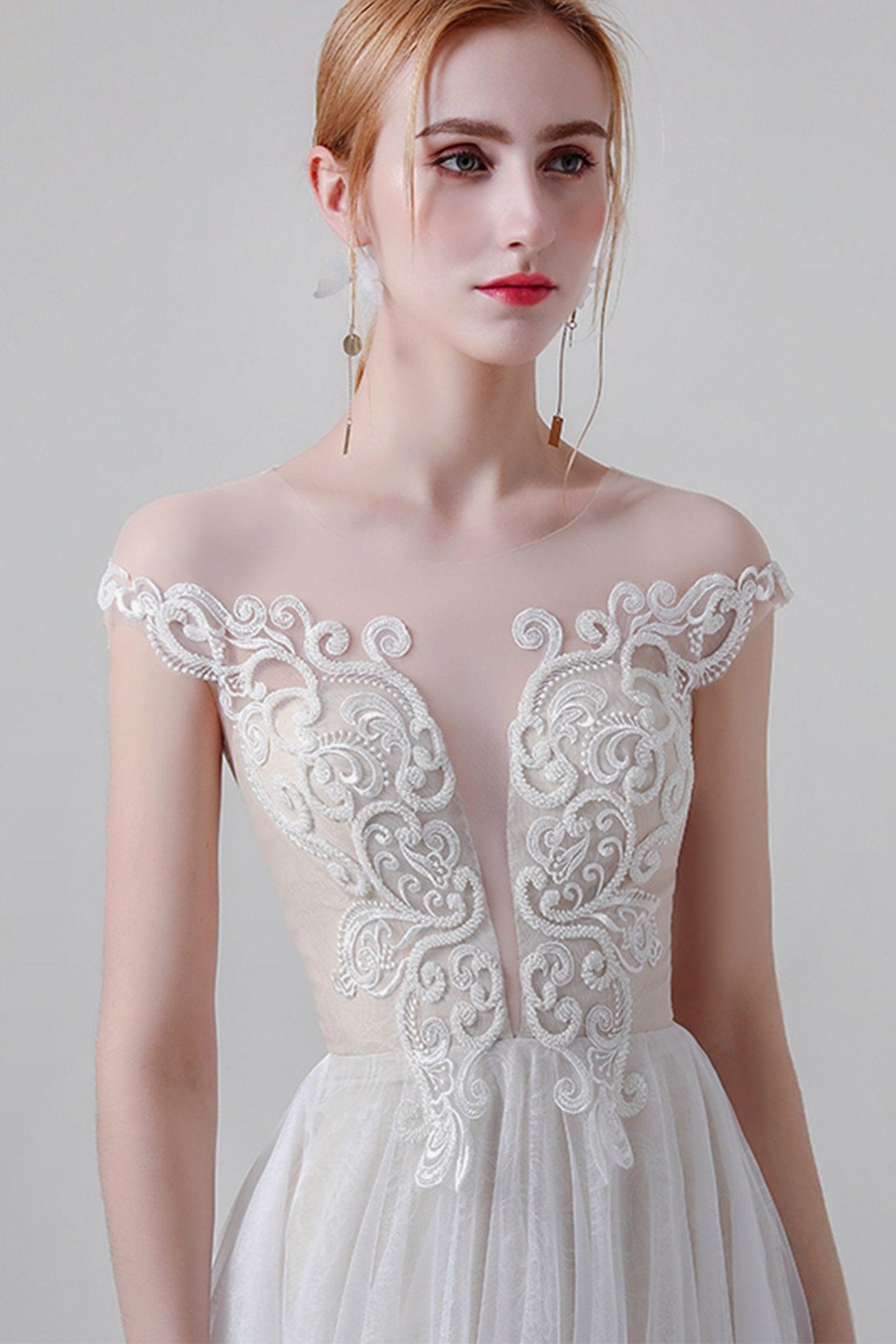 A-Line Sweep-Brush Train Lace Tulle Wedding Dress CW2748 - COCOMELODY