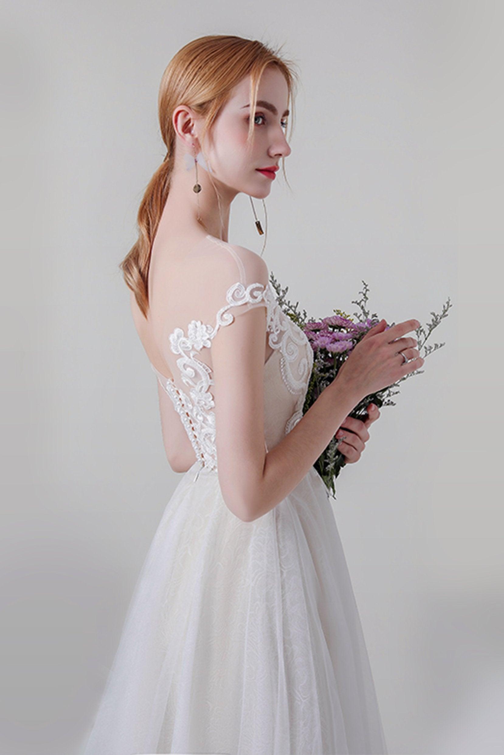 A-Line Sweep-Brush Train Lace Tulle Wedding Dress CW2748 - COCOMELODY