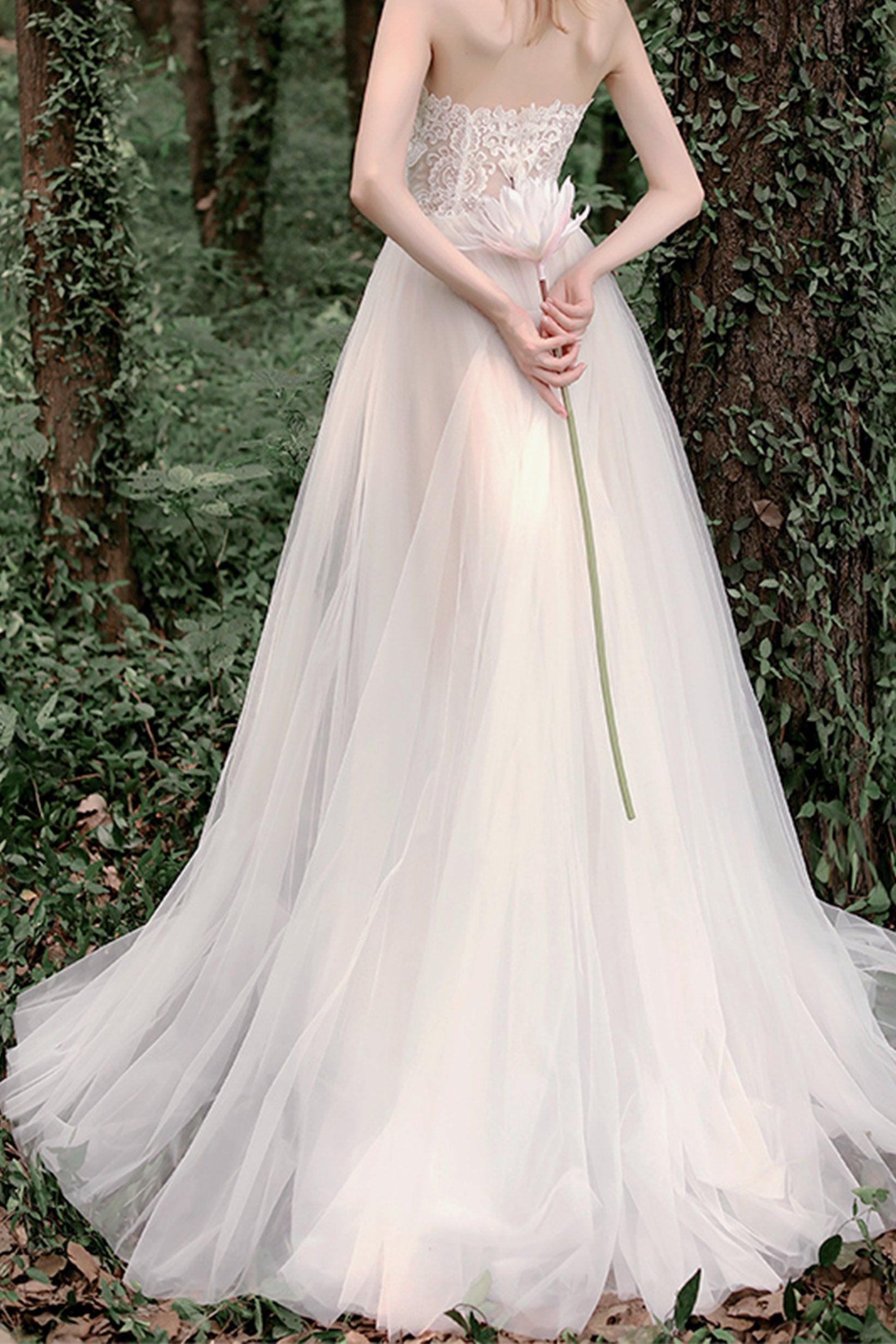 A-Line Sweep-Brush Train Lace Tulle Wedding Dress CW2749 - COCOMELODY