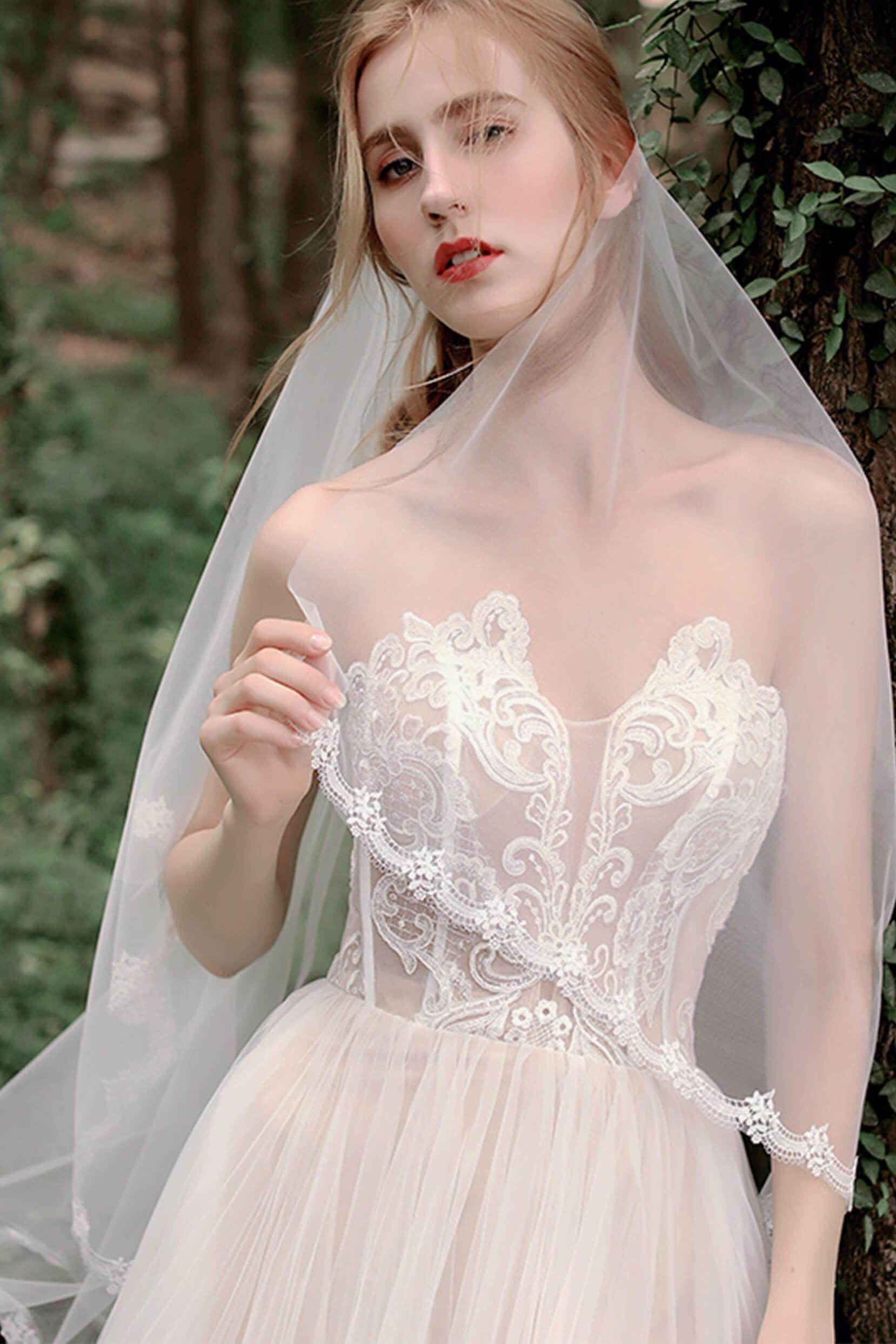 A-Line Sweep-Brush Train Lace Tulle Wedding Dress COCOMELODY CW2749, 25 Days / As Picture / US2-UK4-EUR32 A-Line Sweep-Brush Train Lace Tulle Wedding Dress COCOMELODY CW2749, 25 Days / As Picture / US2-UK4-EUR32