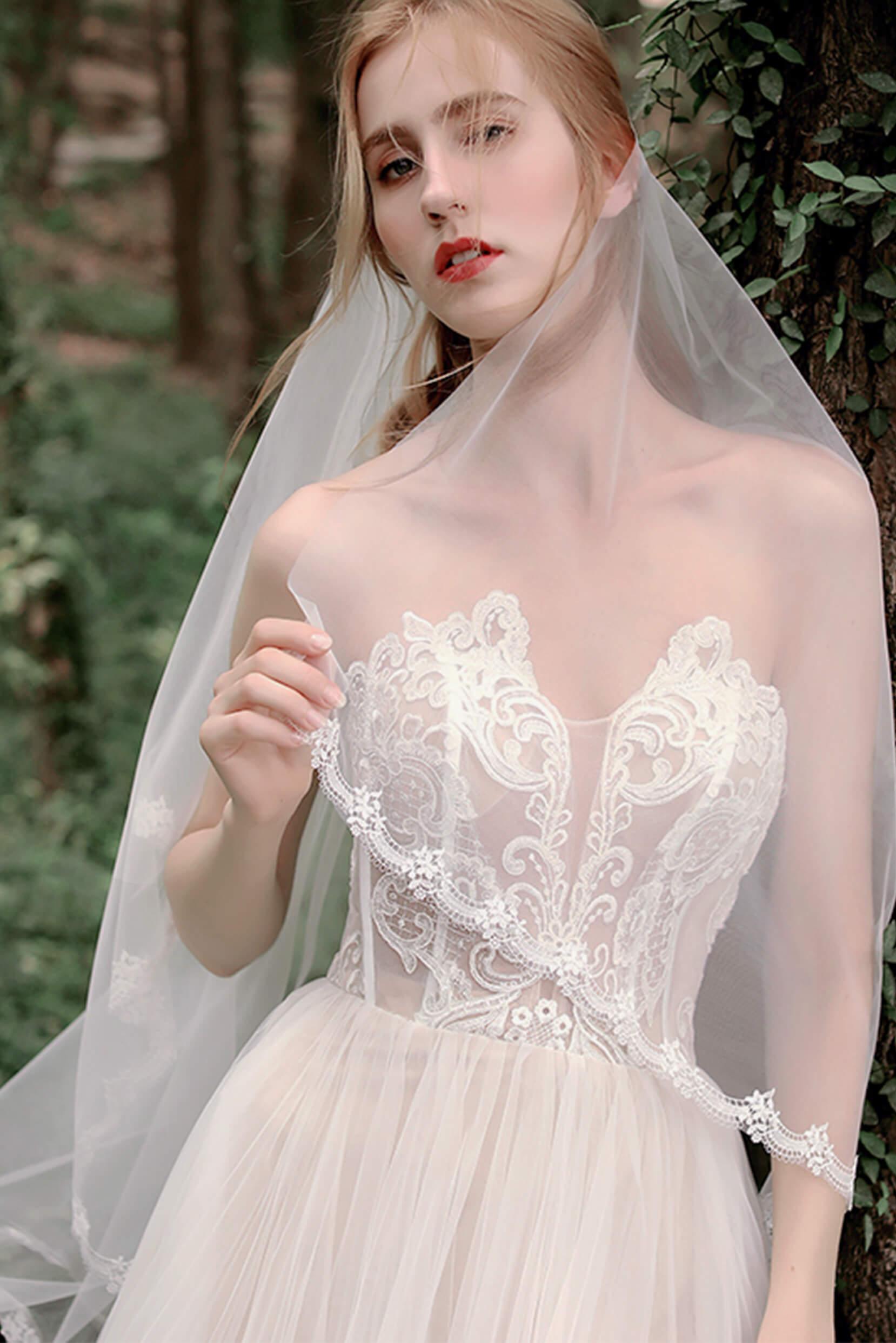 A-Line Sweep-Brush Train Lace Tulle Wedding Dress CW2749 - COCOMELODY