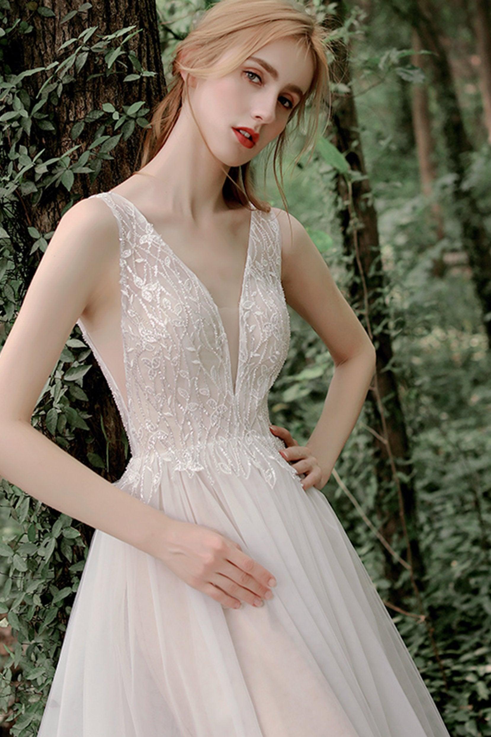 A-Line Sweep-Brush Train Lace Tulle Wedding Dress CW2750 - COCOMELODY