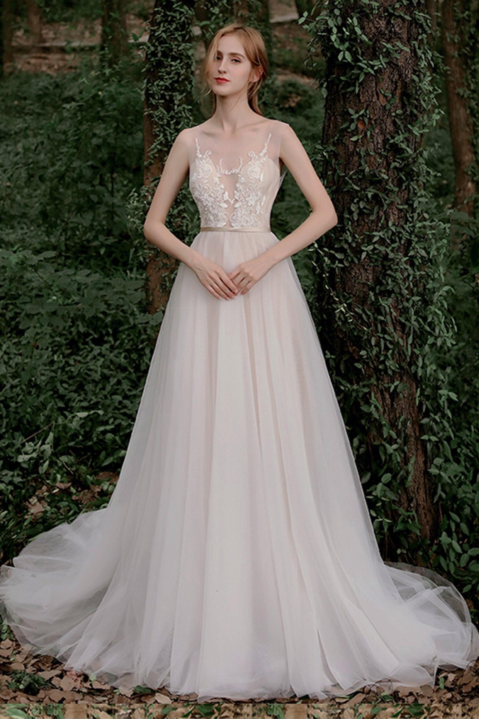 A-Line Sweep-Brush Train Lace Tulle Wedding Dress CW2754 - COCOMELODY