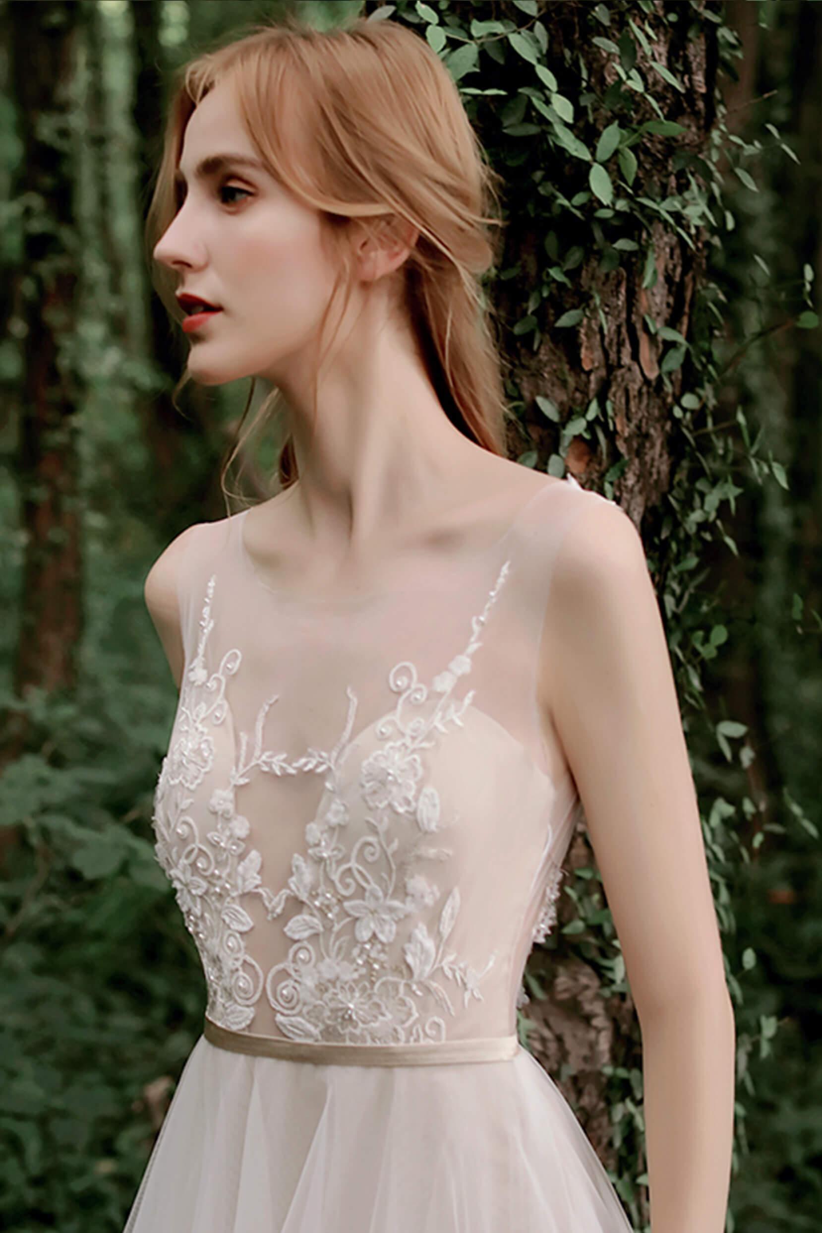 A-Line Sweep-Brush Train Lace Tulle Wedding Dress CW2754 - COCOMELODY