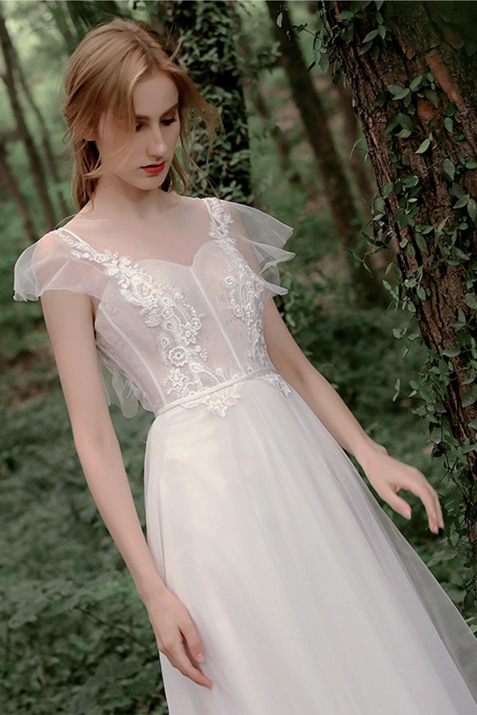 A-Line Sweep-Brush Train Lace Tulle Wedding Dress CW2761 - COCOMELODY