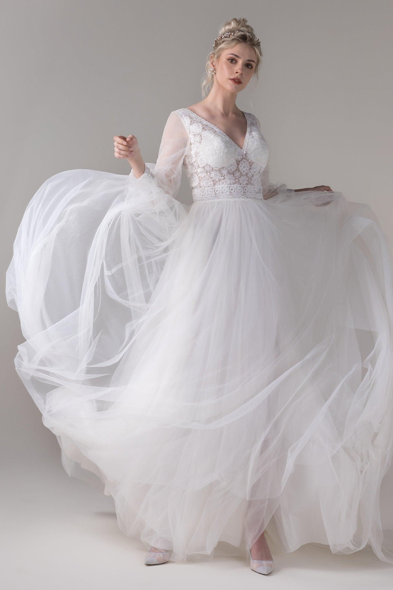 A-Line Court Train Lace Tulle Wedding Dress CW2781 - COCOMELODY