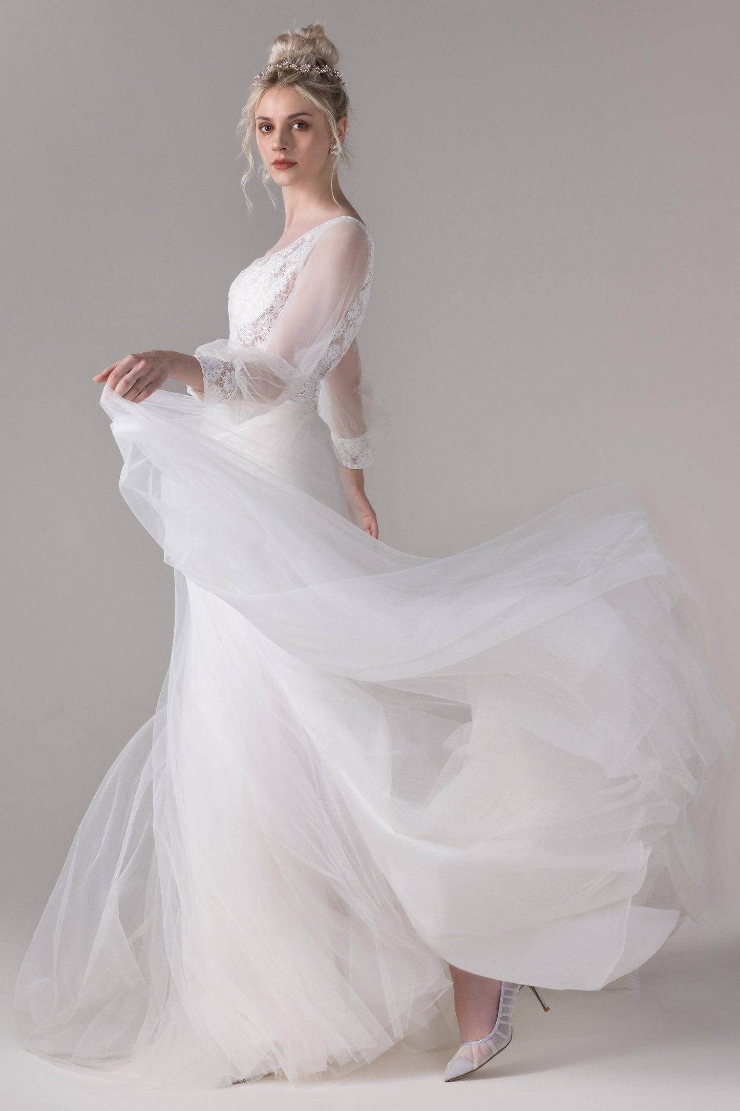 A-Line Court Train Lace Tulle Wedding Dress CW2781 - COCOMELODY