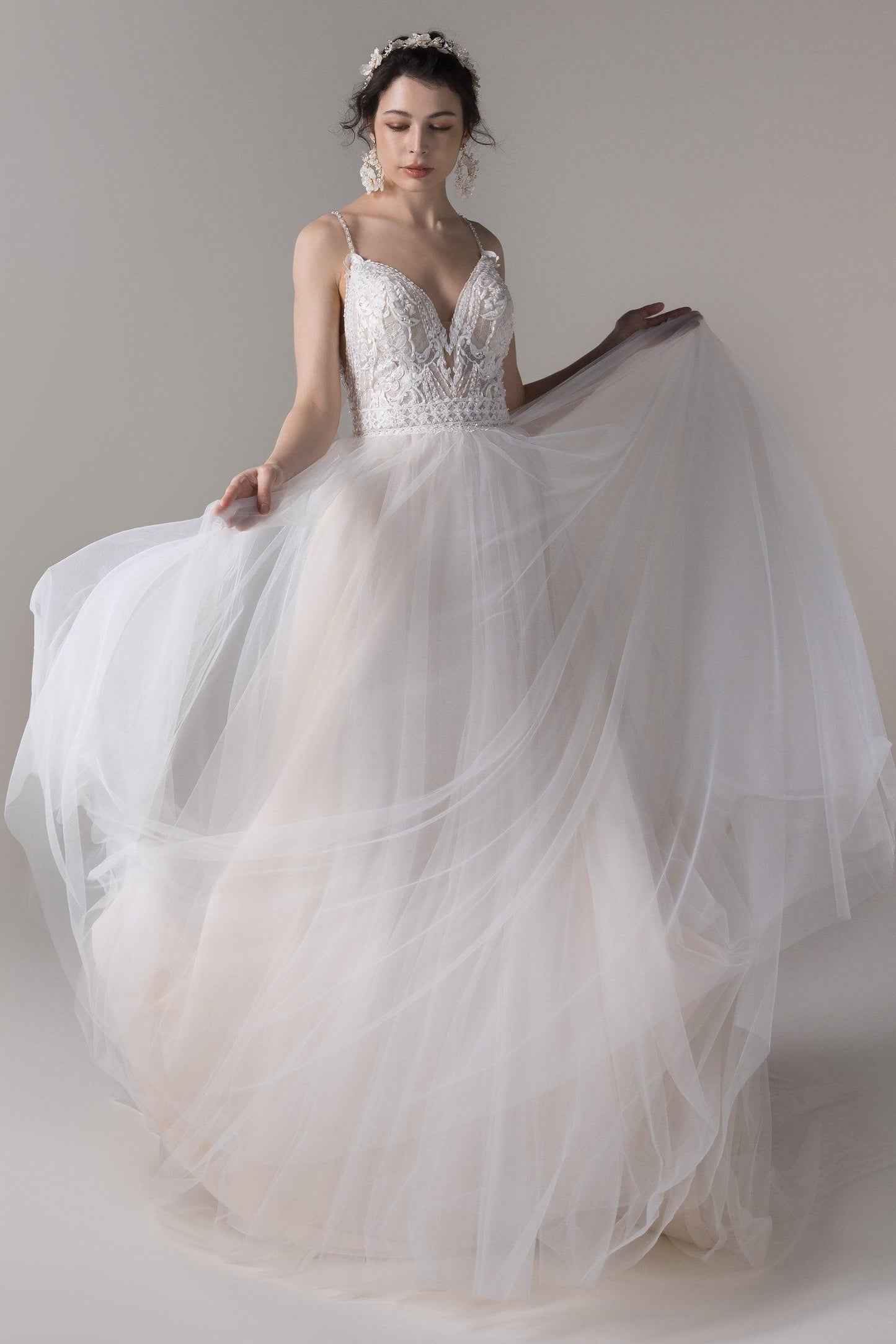 A-Line Court Train Lace Tulle Wedding Dress CW2785 - COCOMELODY