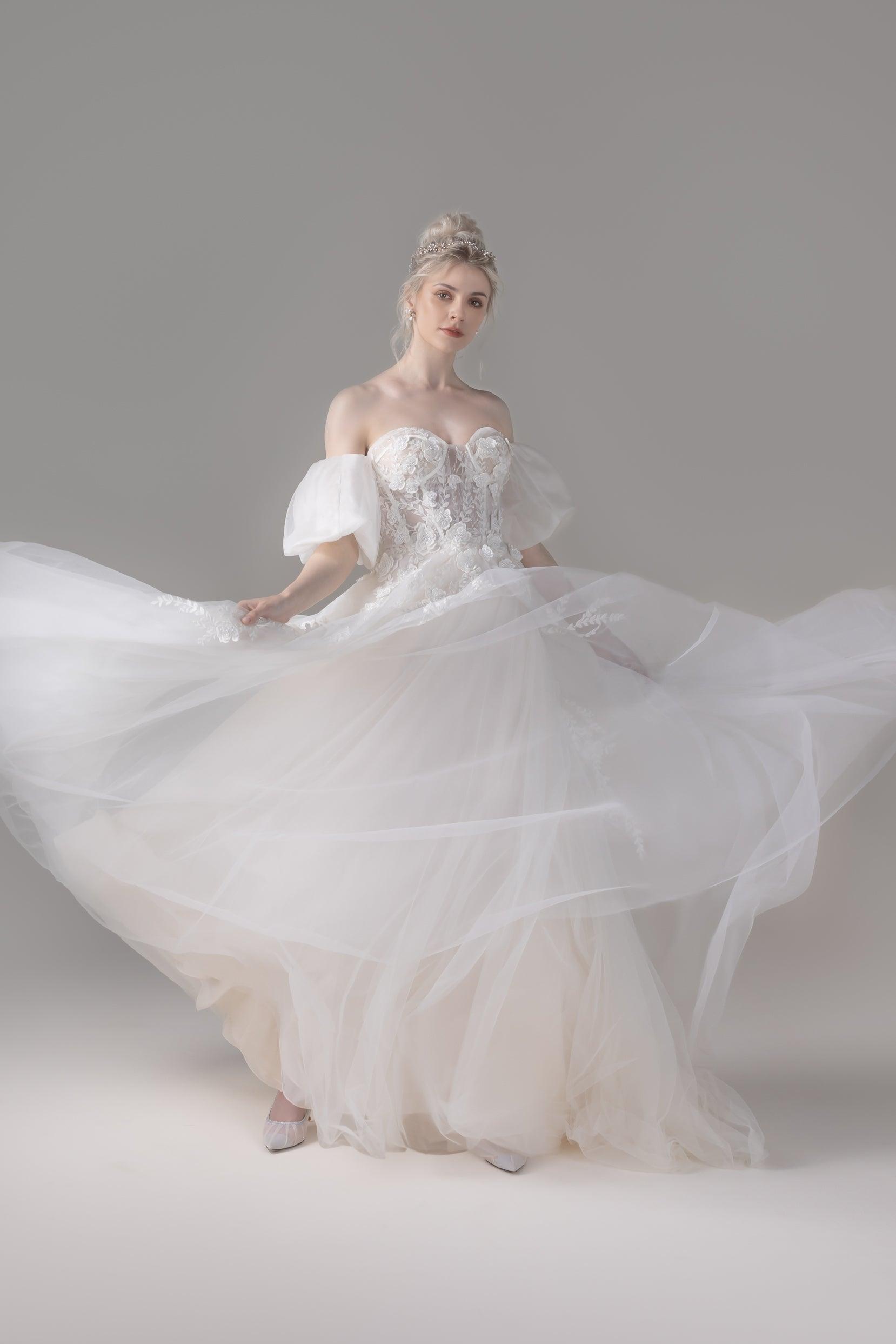 A-Line Court Train Lace Tulle Wedding Dress CW2794 - COCOMELODY