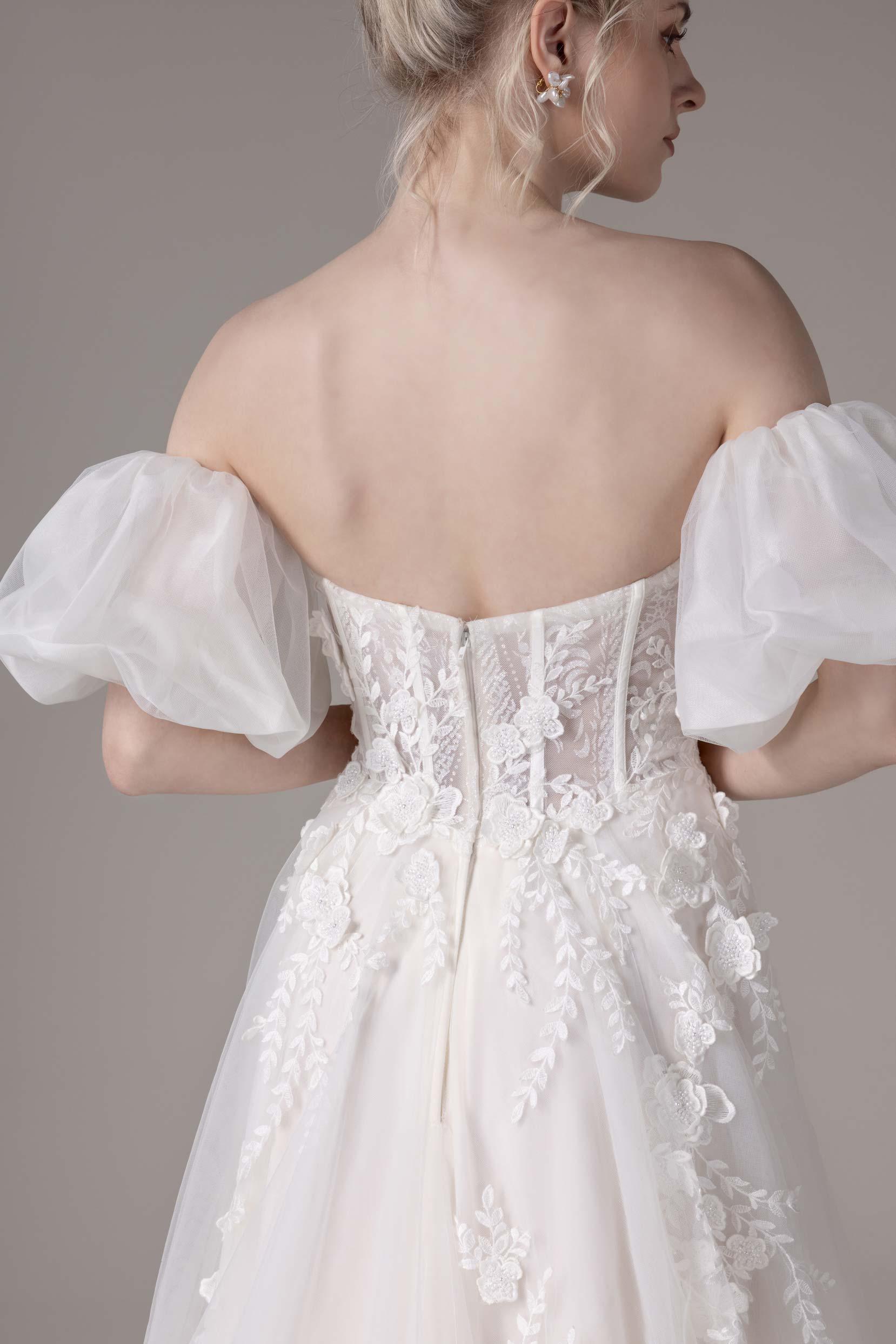 A-Line Court Train Lace Tulle Wedding Dress CW2794 - COCOMELODY