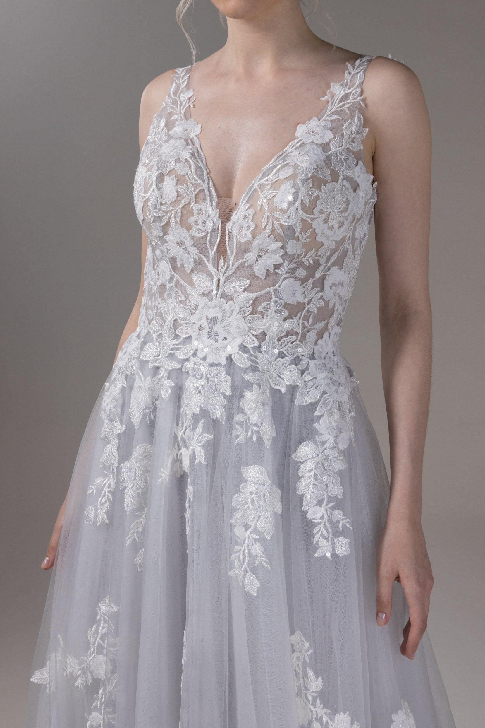 A-Line Chapel Train Lace Tulle Wedding Dress CW2806 - COCOMELODY