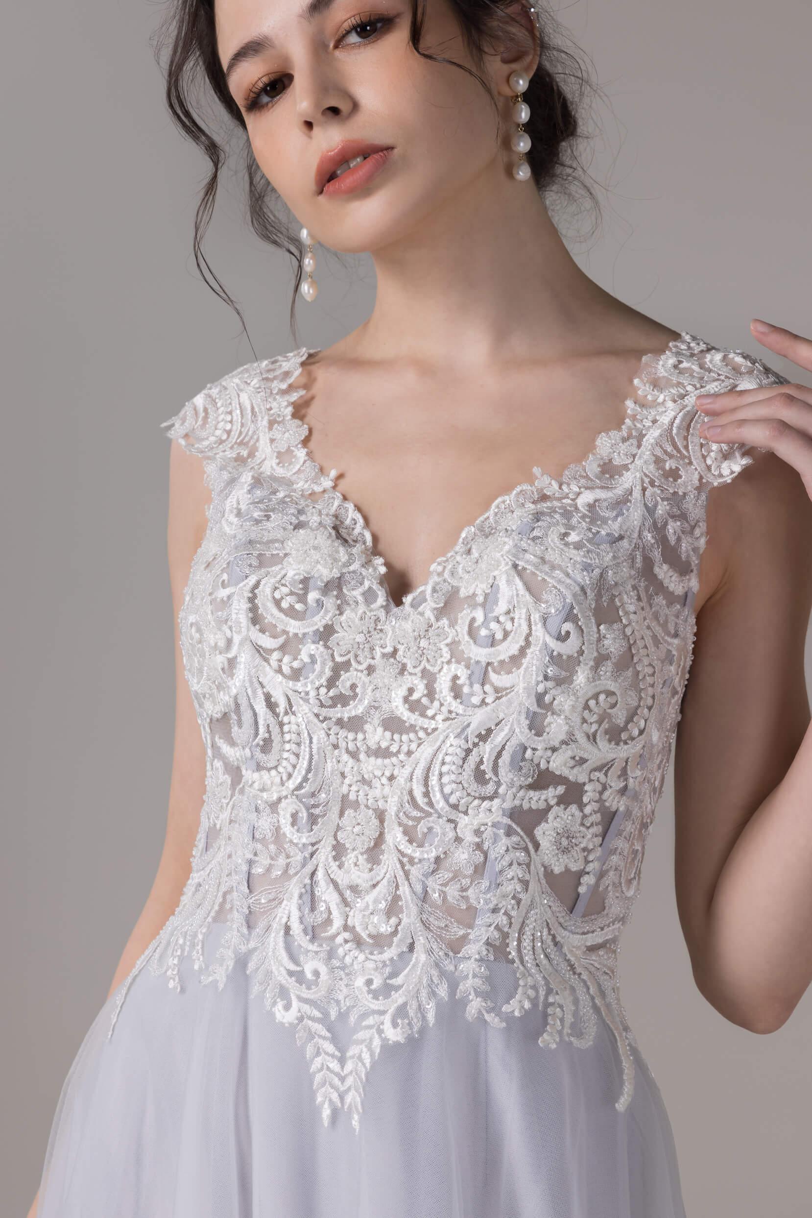A-Line Chapel Train Lace Tulle Wedding Dress CW2808 - COCOMELODY