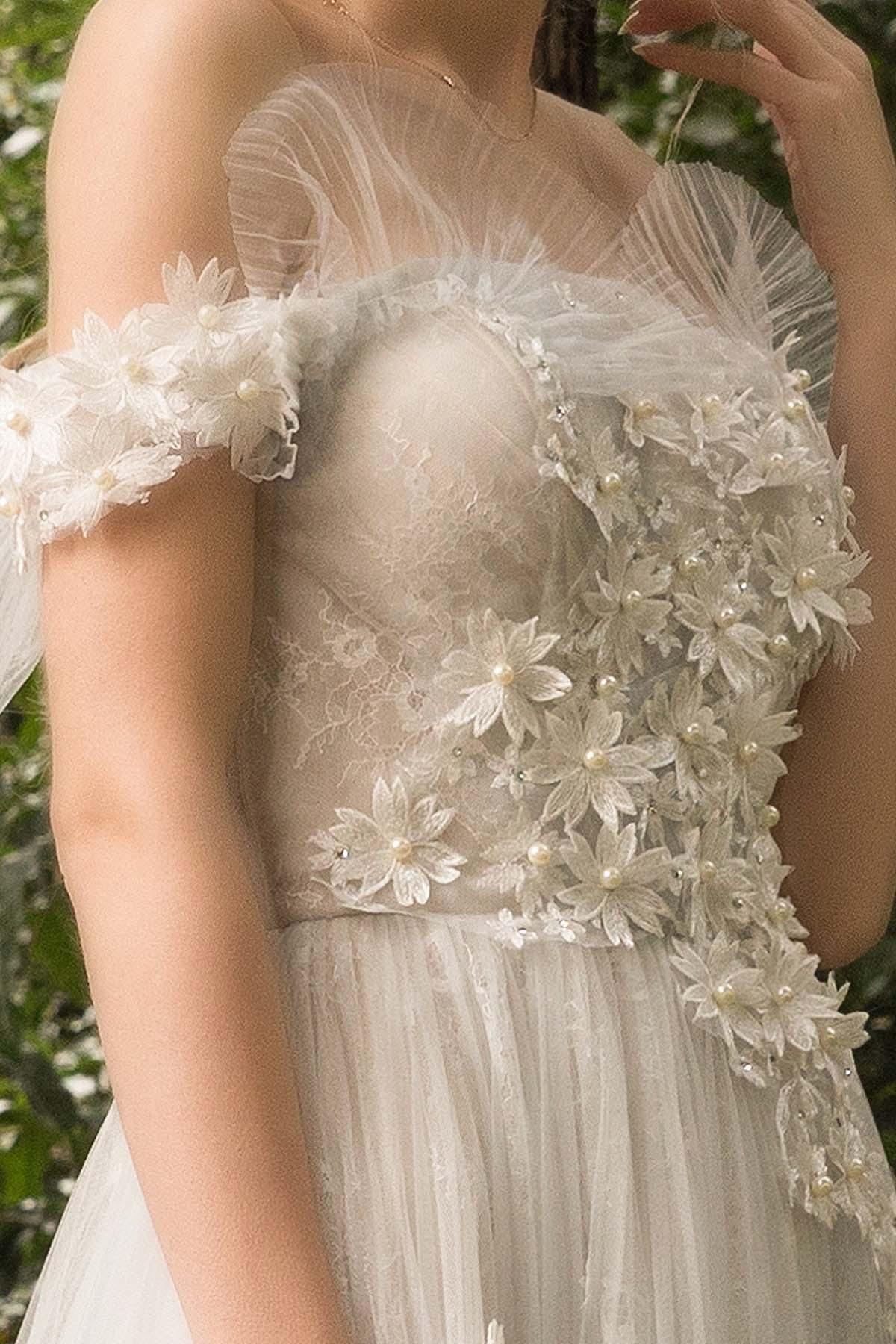A-Line Sweep-Brush Train Lace Tulle Wedding Dress CW3025 - COCOMELODY