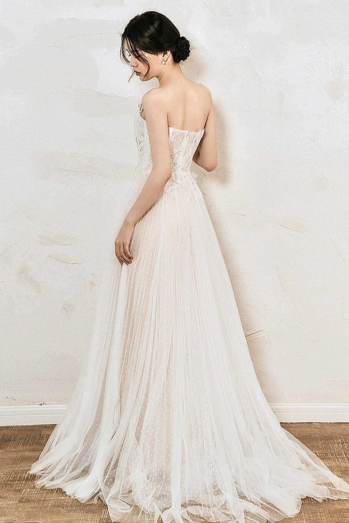 A-Line Sweep-Brush Train Tulle Wedding Dress CW3033 - COCOMELODY