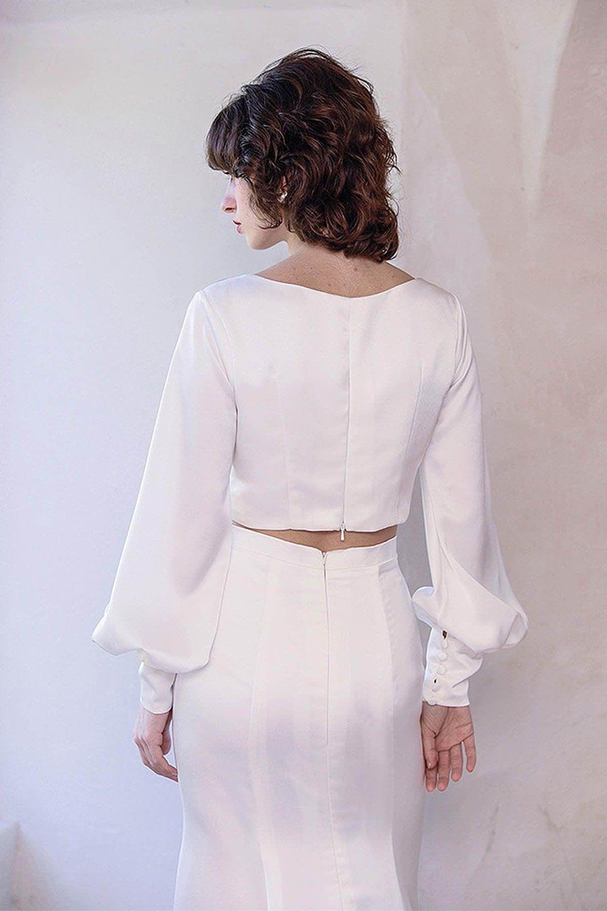 Two-Piece V-Neck Sweep Train Satin Wedding Dress COCOMELODY CW3048, 25 Days / Ivory / US4-UK6-EUR34 Two-Piece V-Neck Sweep Train Satin Wedding Dress COCOMELODY CW3048, 25 Days / Ivory / US4-UK6-EUR34