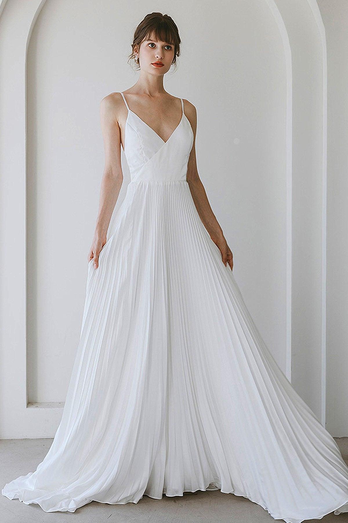 A-Line Sweep-Brush Train Crushed Material Wedding Dress CW3059 - COCOMELODY