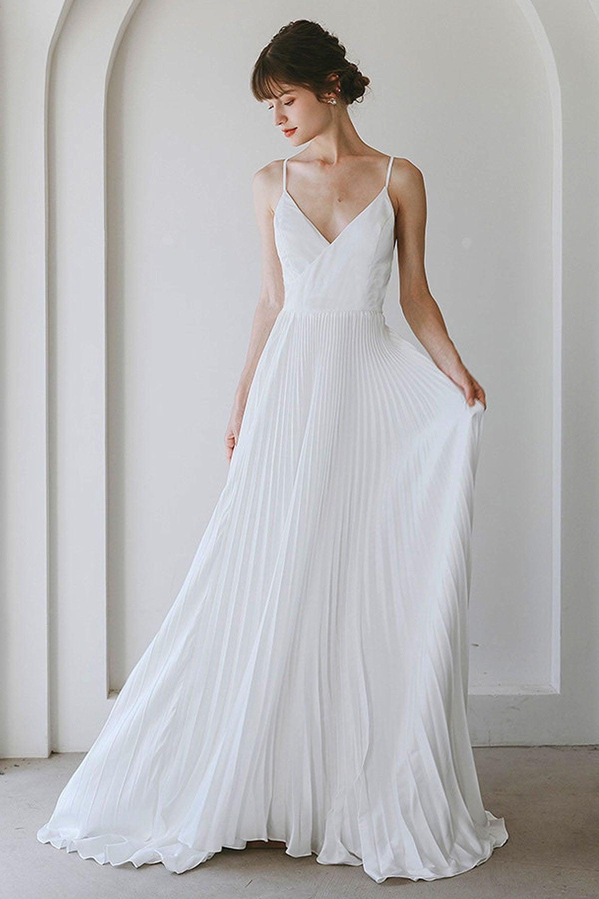 A-Line Sweep-Brush Train Crushed Material Wedding Dress CW3059 - COCOMELODY
