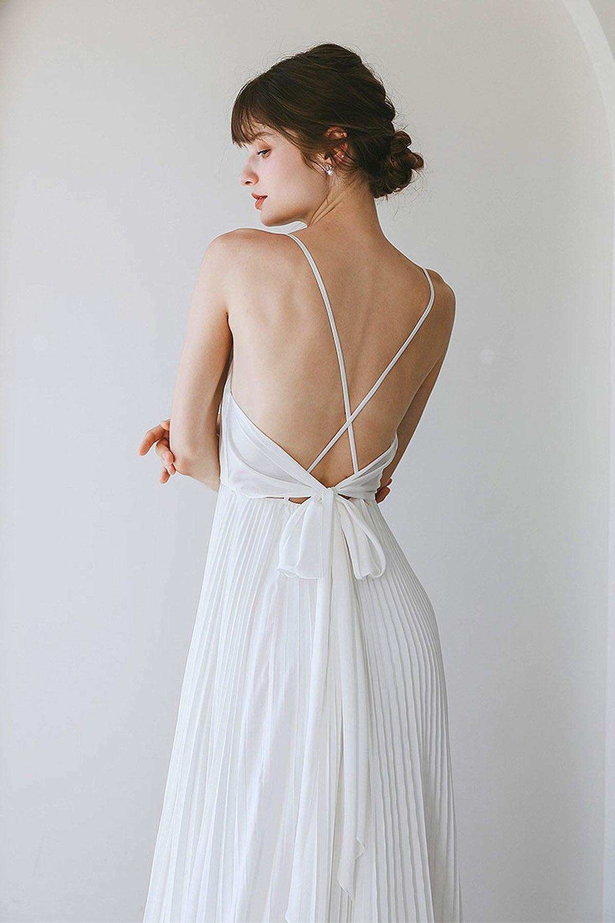 A-Line Sweep-Brush Train Crushed Material Wedding Dress CW3059 - COCOMELODY