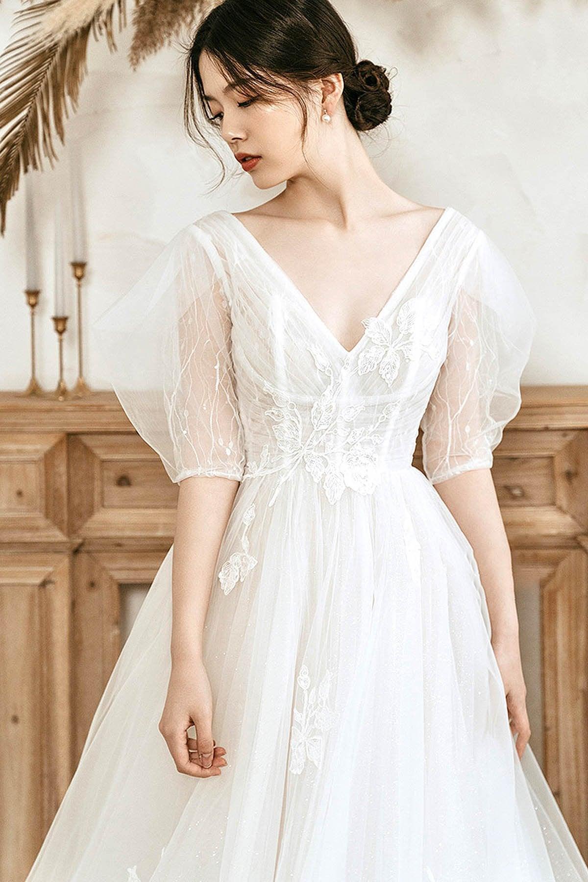 A-Line Sweep-Brush Train Lace Tulle Wedding Dress CW3061 - COCOMELODY