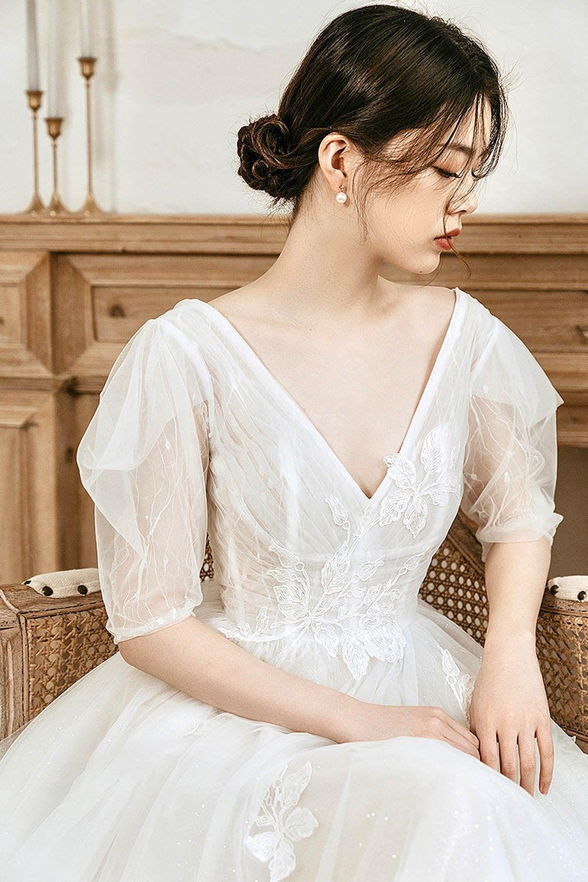 A-Line Sweep-Brush Train Lace Tulle Wedding Dress CW3061 - COCOMELODY