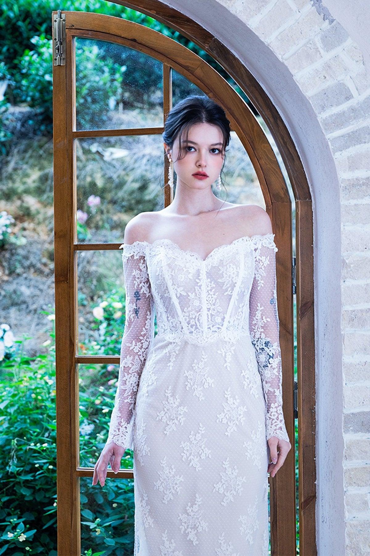 Trumpet-Mermaid Court Train Lace Tulle Wedding Dress CW3062 - COCOMELODY