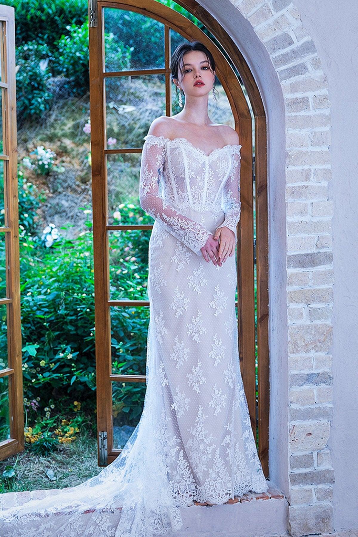 Trumpet-Mermaid Court Train Lace Tulle Wedding Dress CW3062 - COCOMELODY