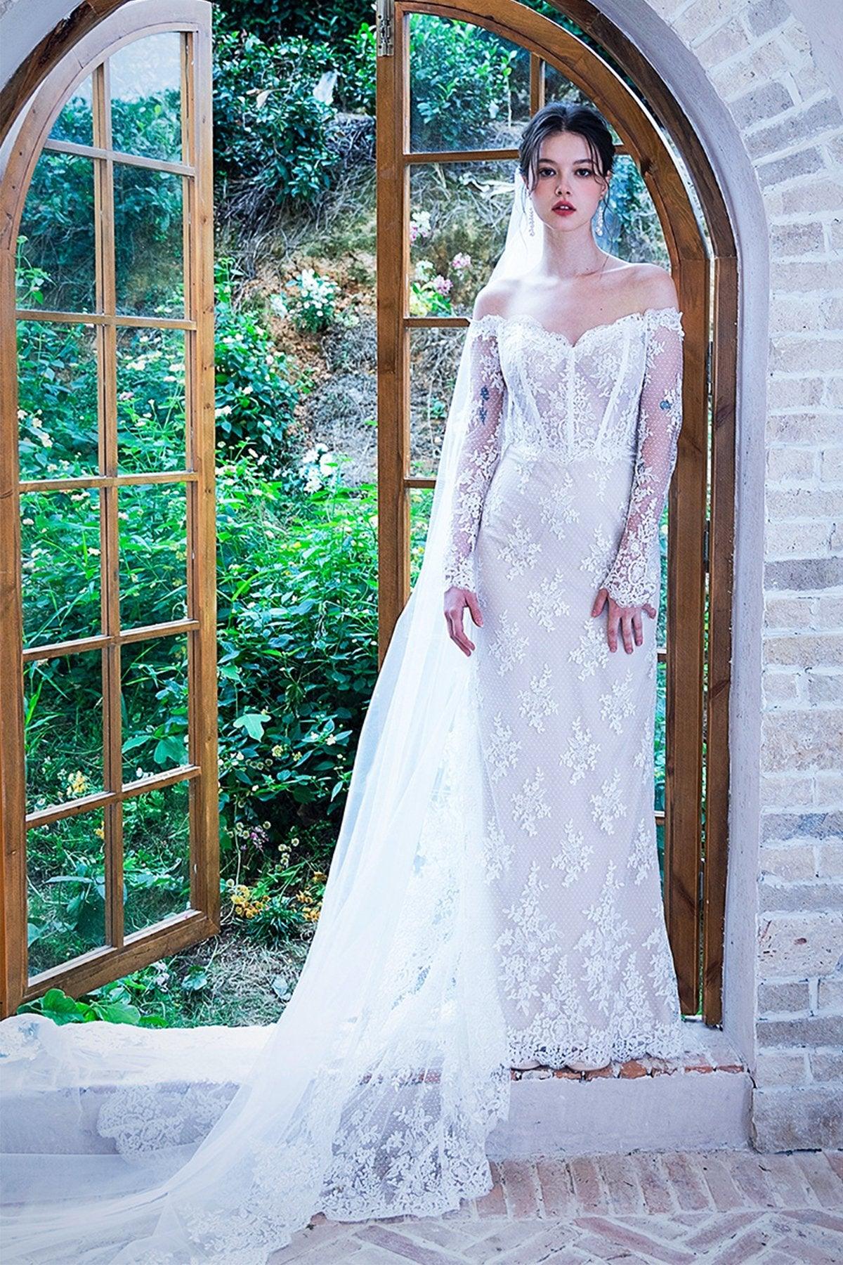 Trumpet-Mermaid Court Train Lace Tulle Wedding Dress CW3062 - COCOMELODY