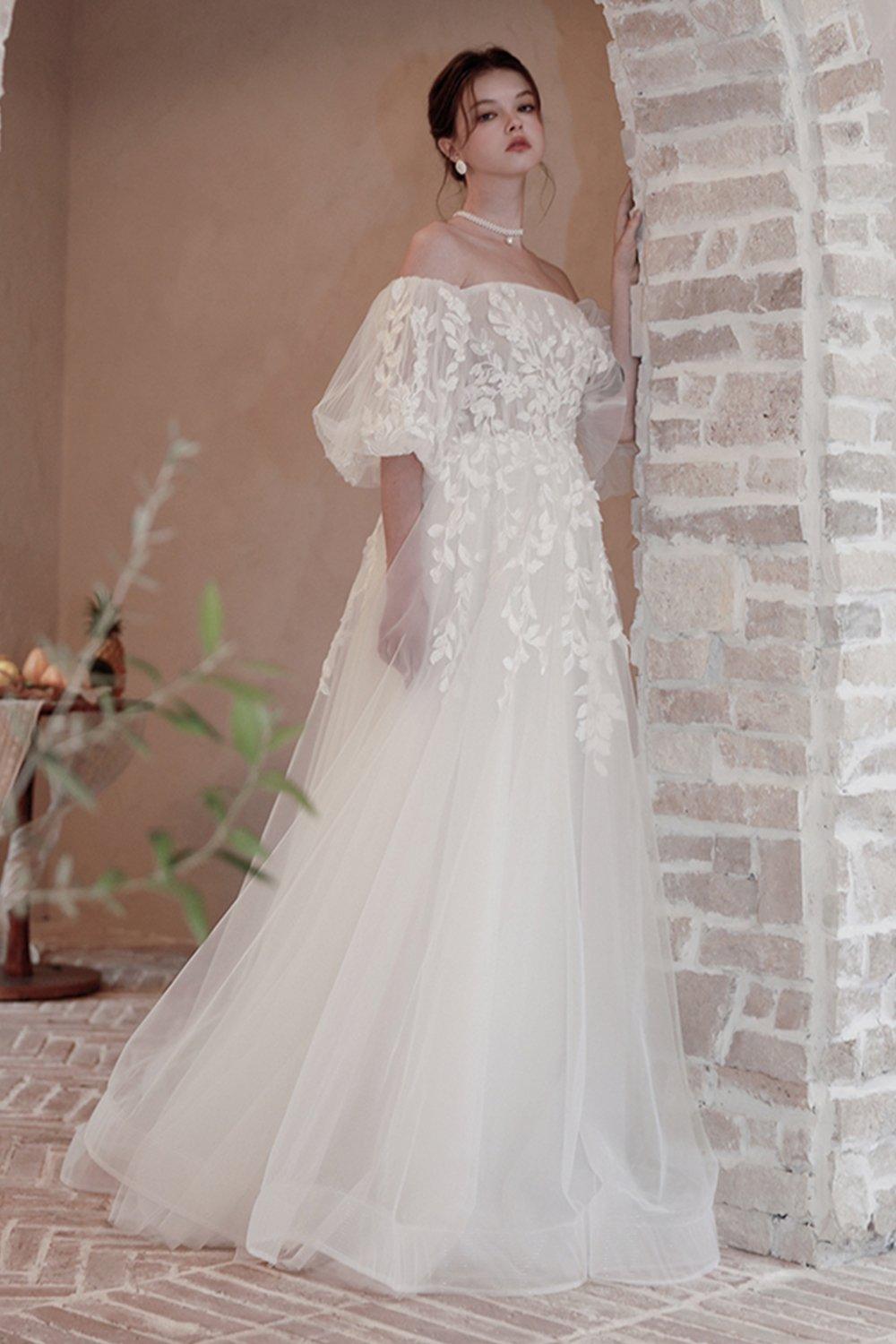 A-Line Sweep-Brush Train Lace Tulle Wedding Dress CW3065 - COCOMELODY