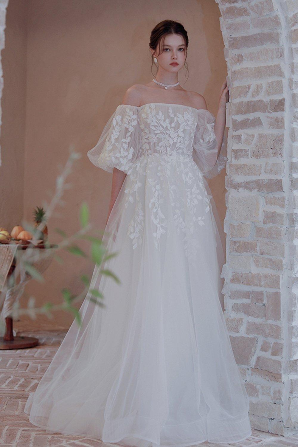 A-Line Sweep-Brush Train Lace Tulle Wedding Dress CW3065 - COCOMELODY