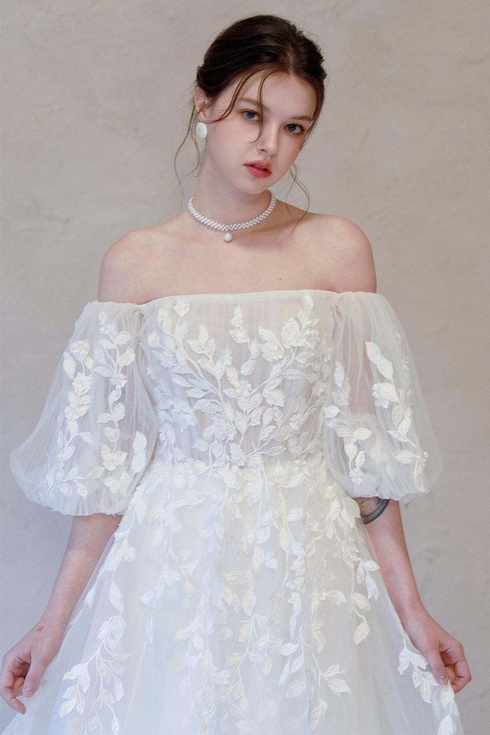 A-Line Sweep-Brush Train Lace Tulle Wedding Dress CW3065 - COCOMELODY