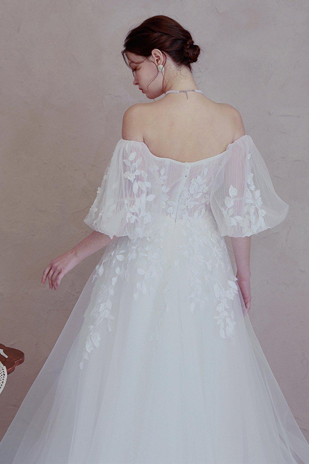 A-Line Sweep-Brush Train Lace Tulle Wedding Dress CW3065 - COCOMELODY