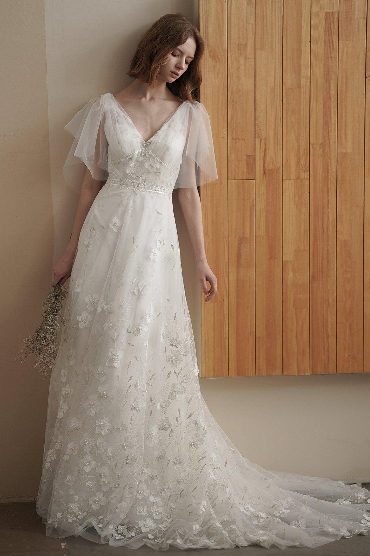 A-Line Sweep-Brush Train Lace Tulle Wedding Dress CW3085 - COCOMELODY