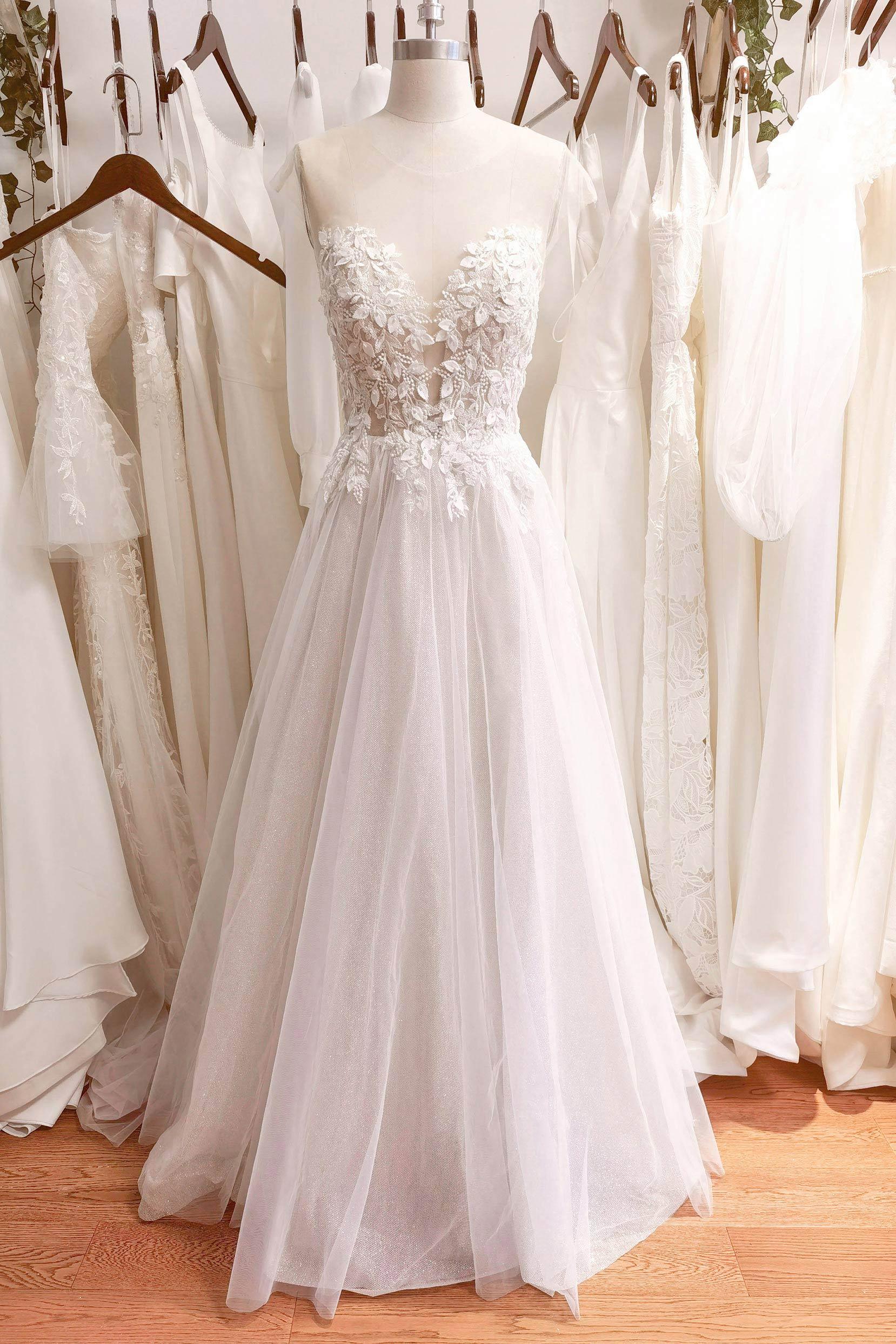 A-Line Sweep-Brush Train Lace Tulle Wedding Dress CW3109 - COCOMELODY