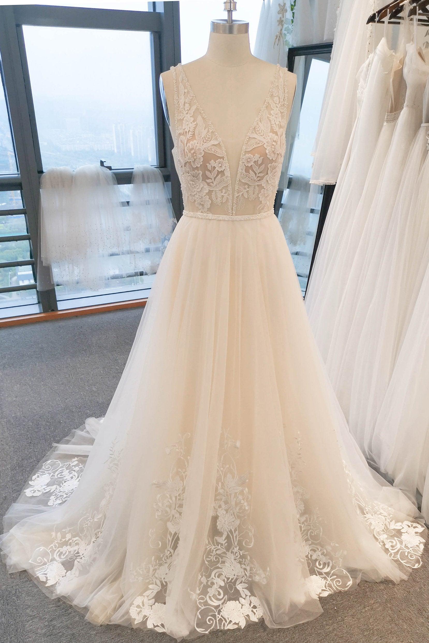 A-Line Sweep-Brush Train Lace Tulle Wedding Dress CW3120 - COCOMELODY