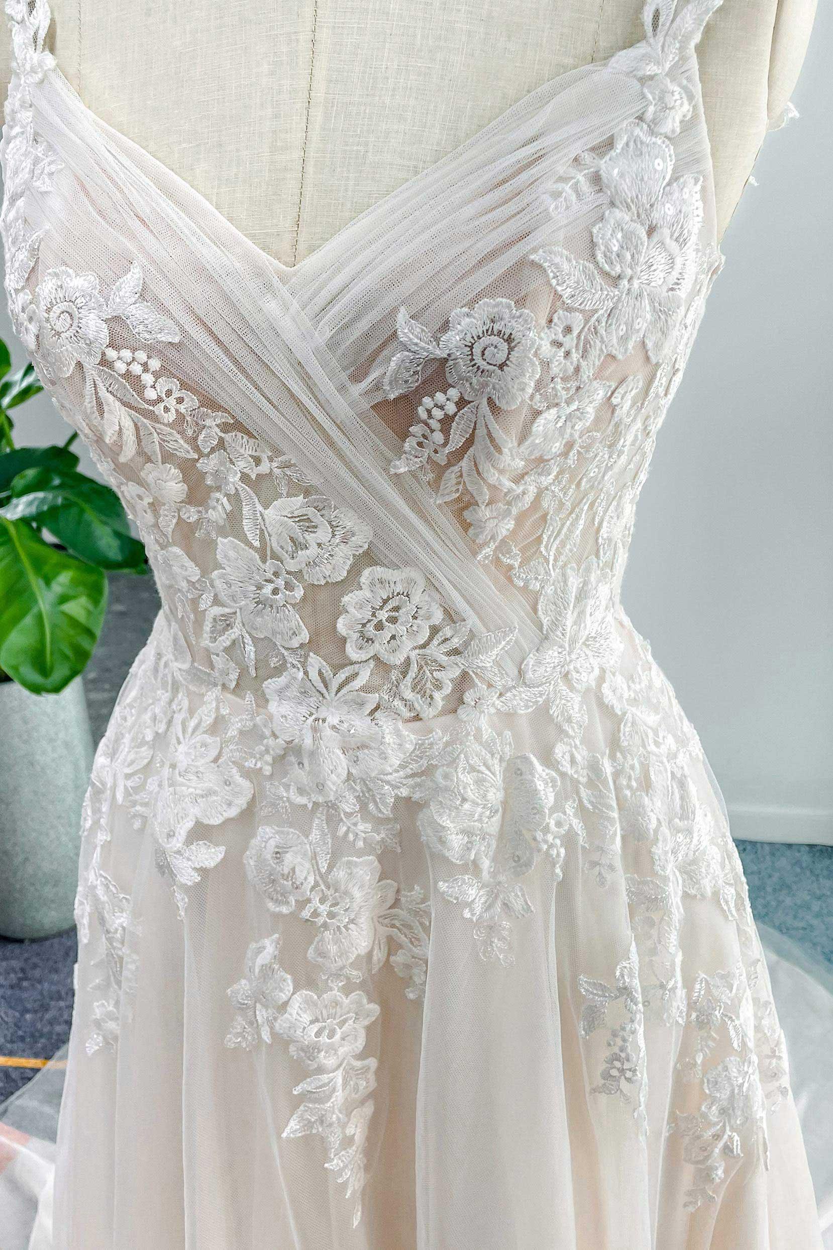 A-Line Chapel Train Lace Tulle Wedding Dress CW3127 - COCOMELODY