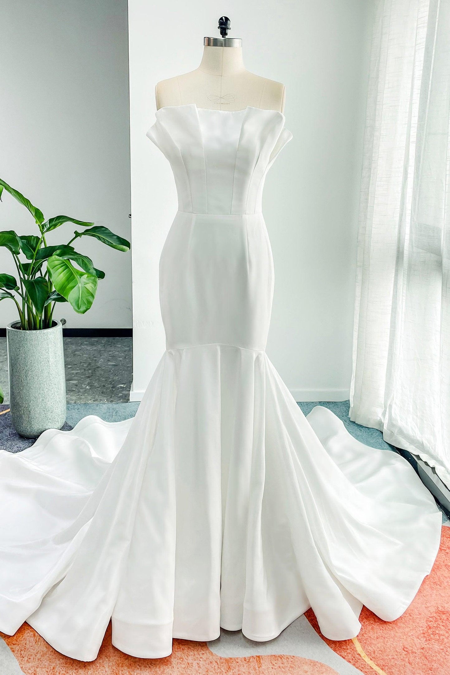 Trumpet-Mermaid Court Train Taffeta Wedding Dress CW3131 - COCOMELODY