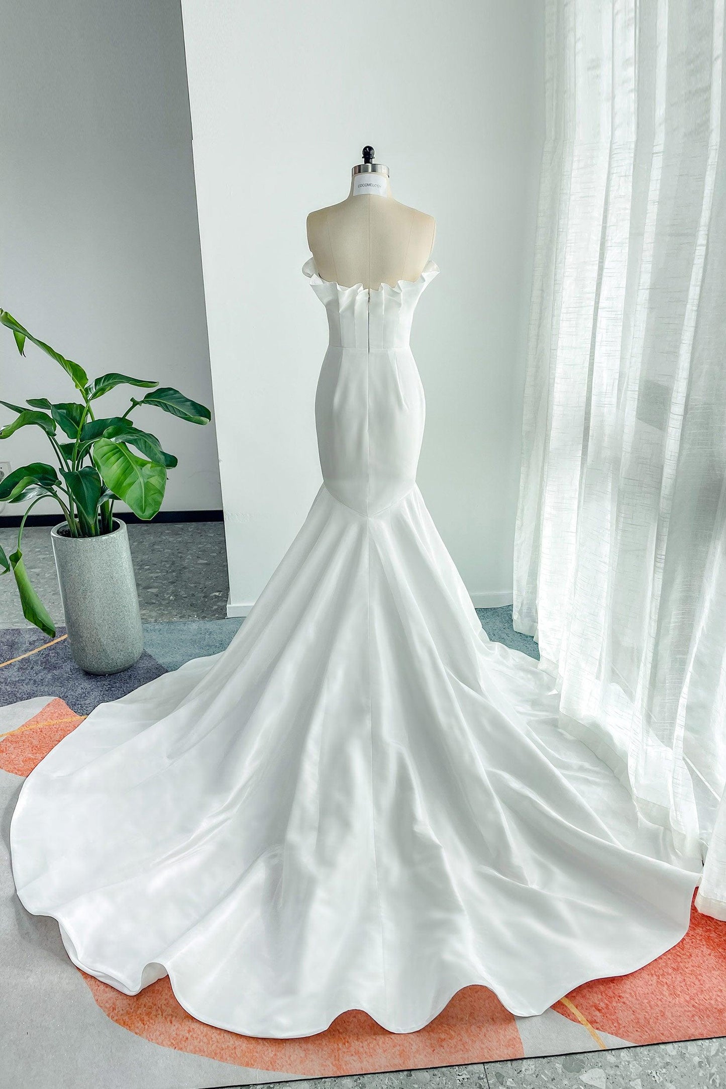 Trumpet-Mermaid Court Train Taffeta Wedding Dress CW3131