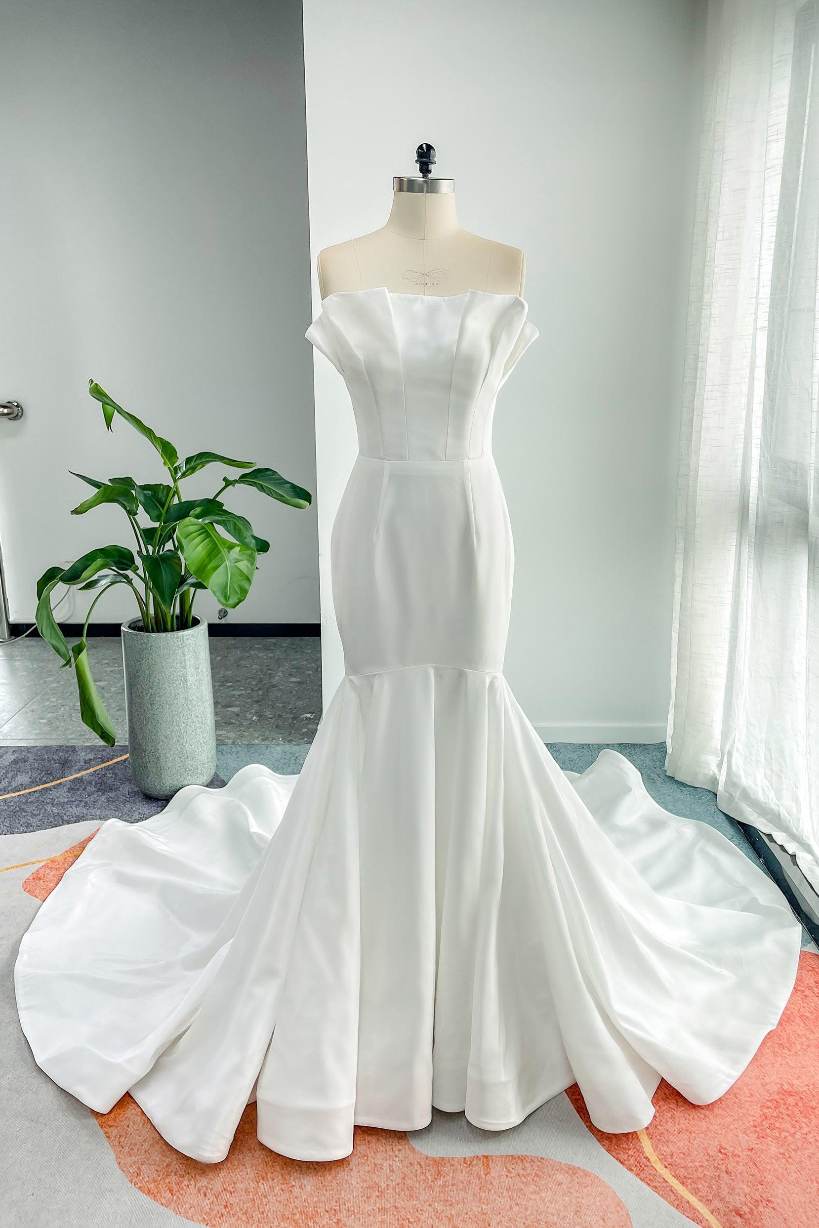 Trumpet-Mermaid Court Train Taffeta Wedding Dress CW3131 - COCOMELODY